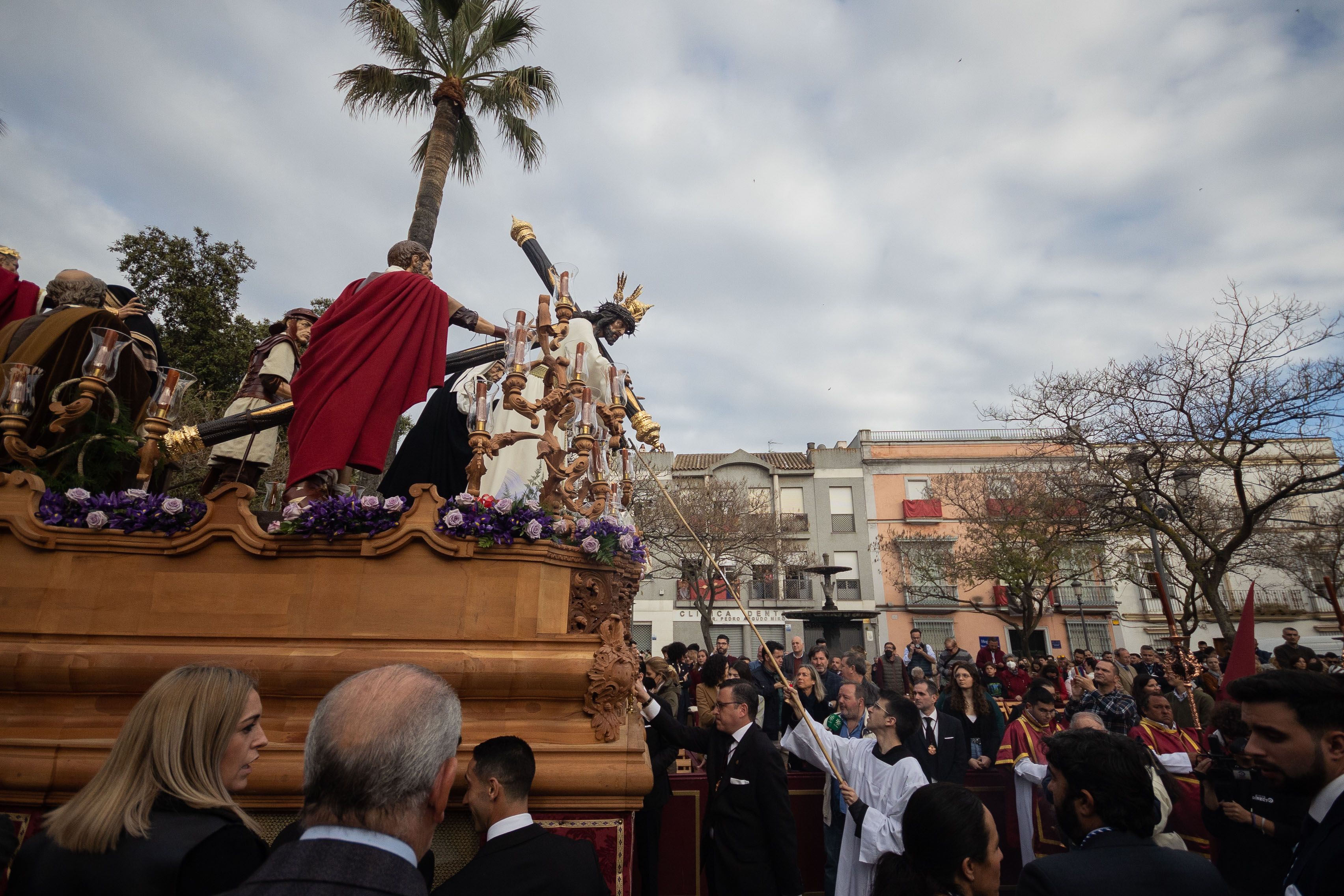 El misterio de La Salvación el pasado año bajo un cielo encapotado.   MANU GARCÍA