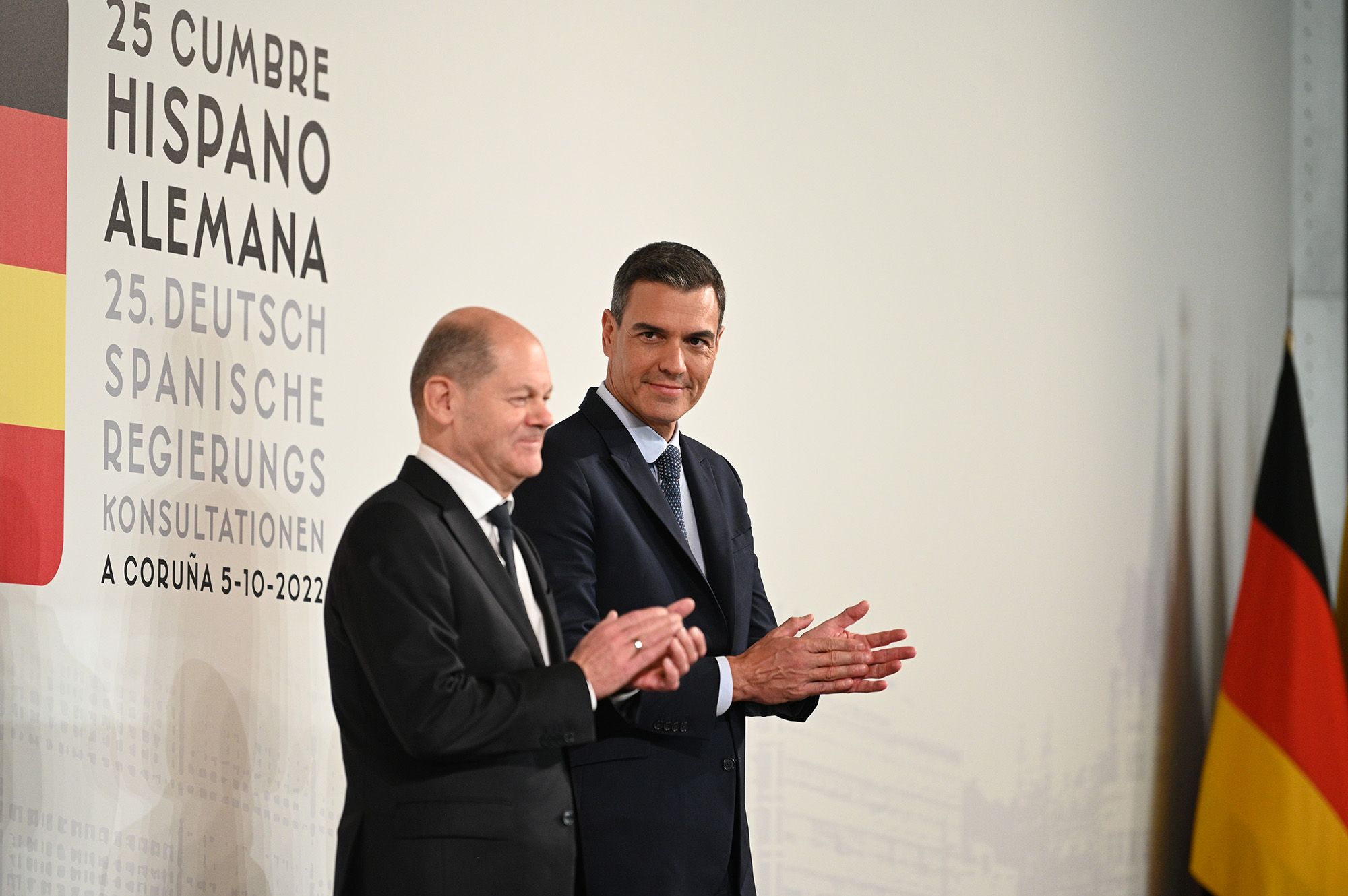 El canciller alemán, Olaf Scholz, y el presidente español Pedro Sánchez. MONCLOA