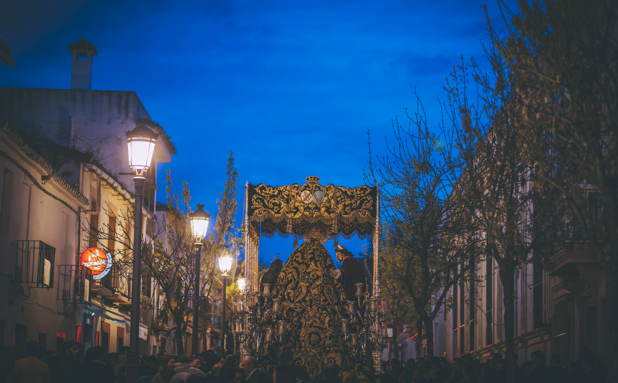 Trasera del palio de La Piedad por la calle Porvera.    ESTEBAN