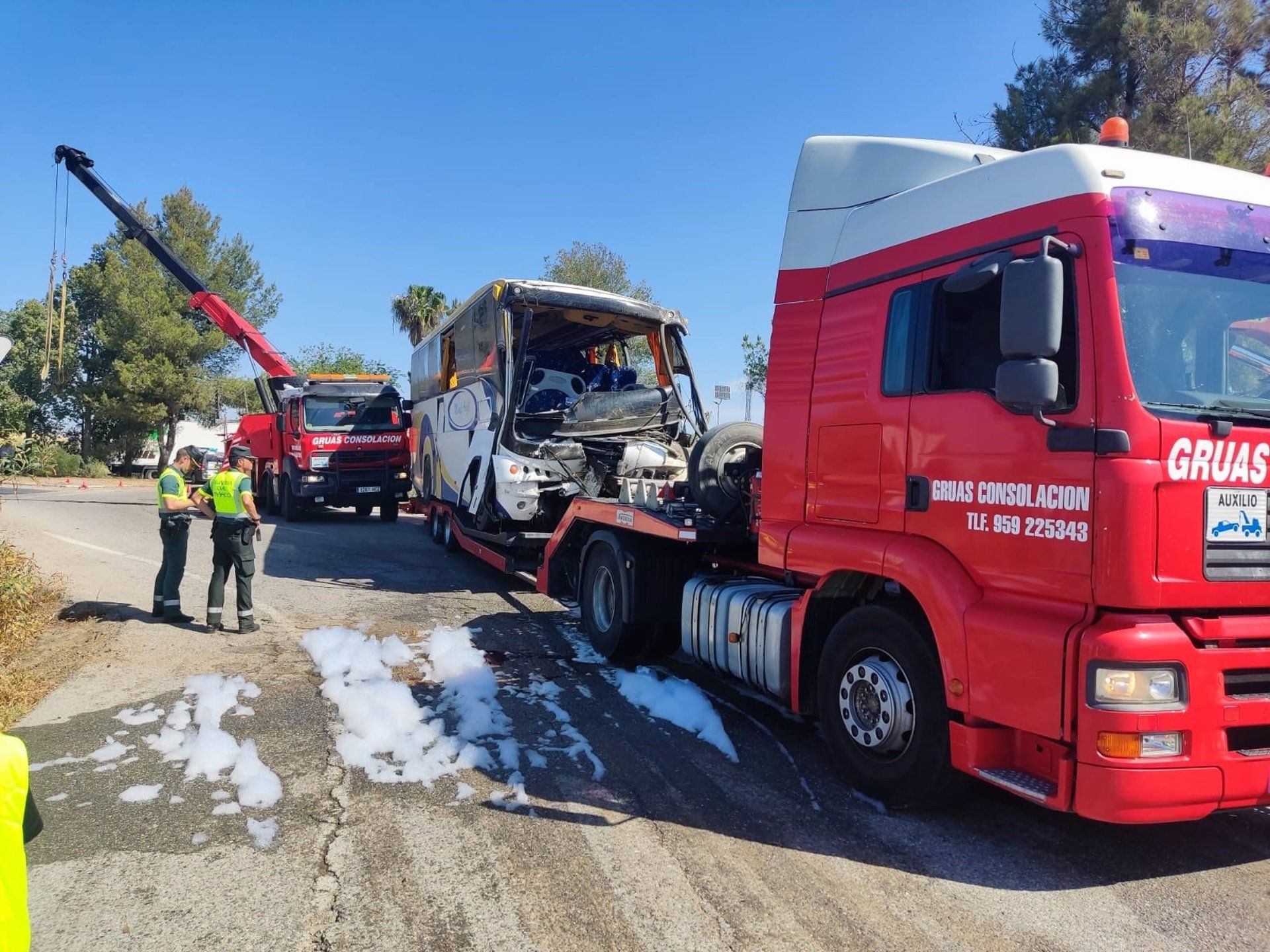 Imagen del autobús tras el accidente. Ayuntamiento de Almonte.