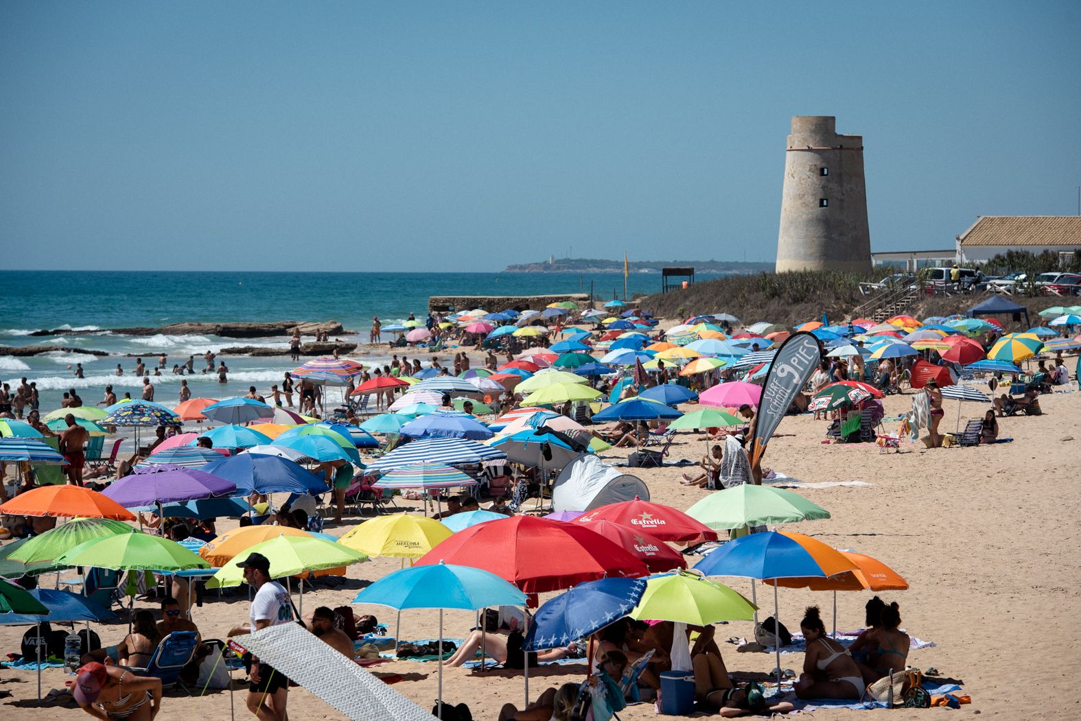 La playa de El Palmar, en Vejer, presenta novedades en su nueva temporada.