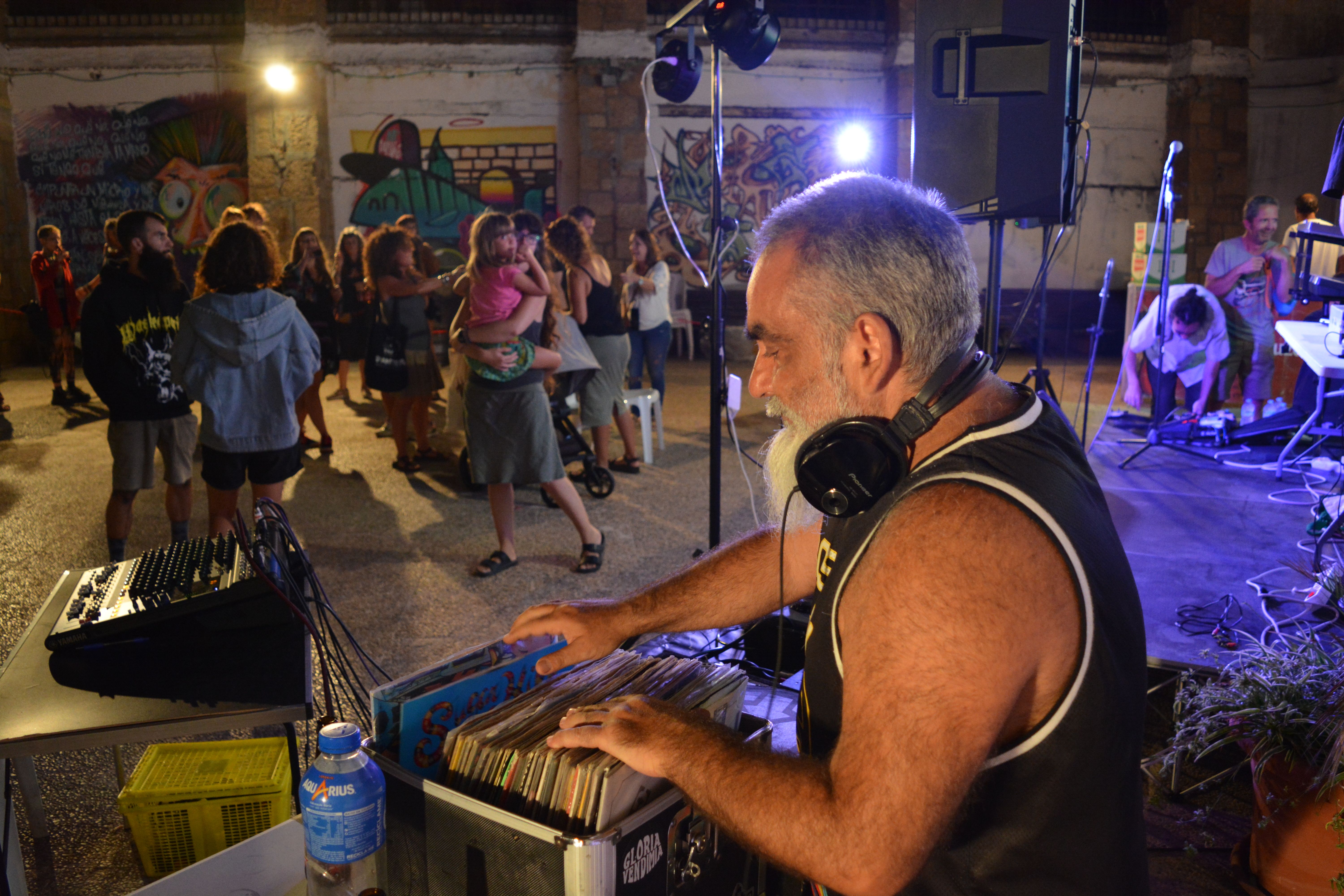 DJ Frutos del Islam en la celebración de este 50 aniversario de hip hop en Cádiz.