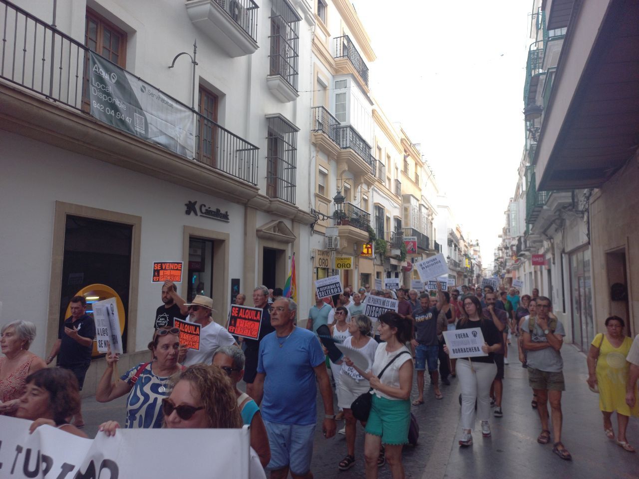 Un momento de la manifestación por las calles de El Puerto.
