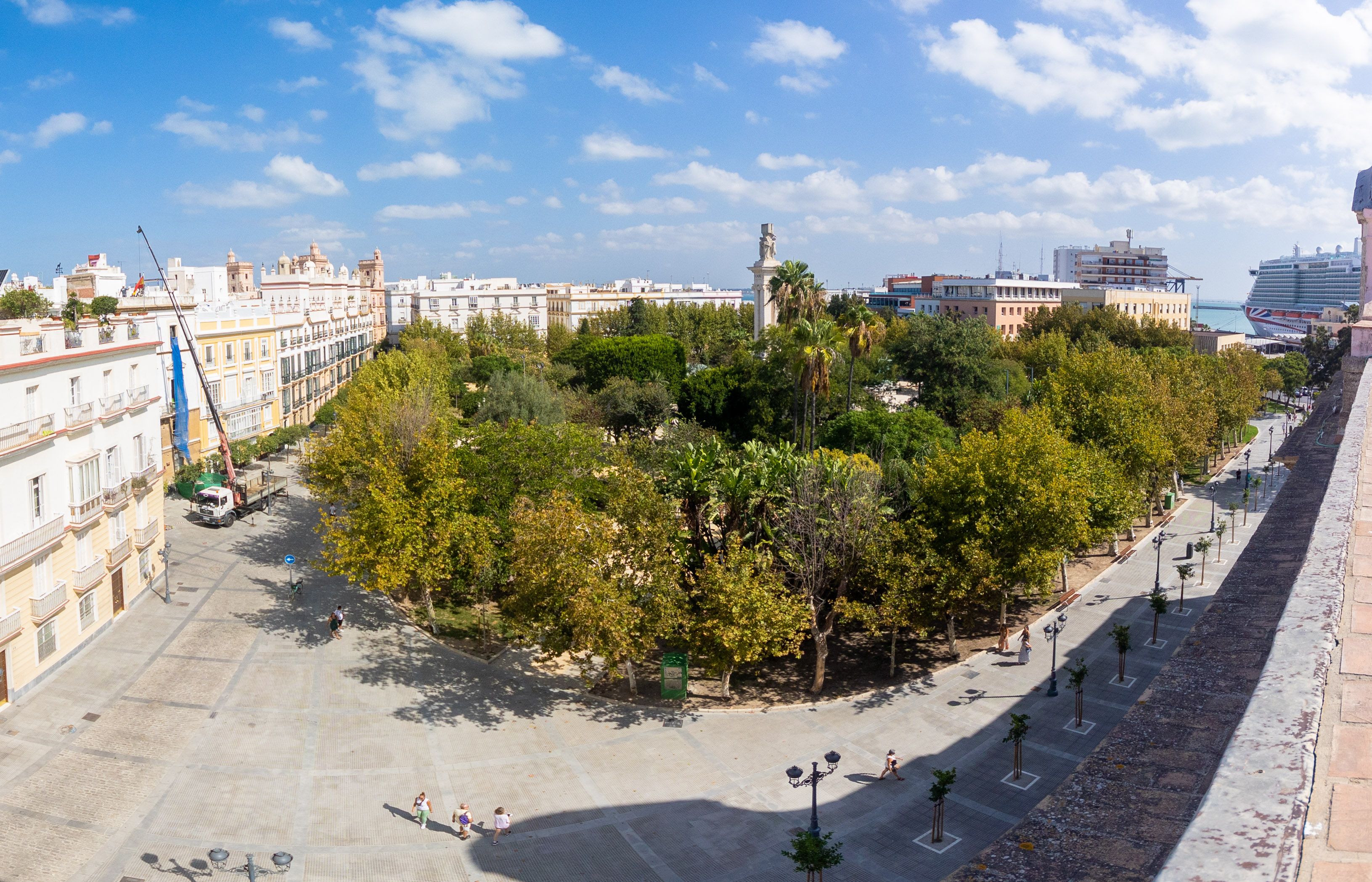 Imagen de la Plaza de España en Cádiz, cuyo monumento ha sido declarado como lugar de Memoria.