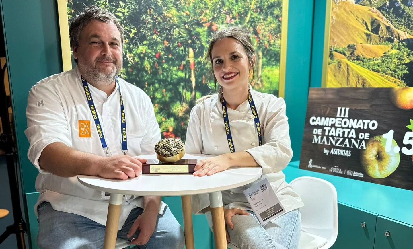 Antonio Martín, y Puri Morillo, de la pastelería malagueña con la mejor tarta de manzana de España. 