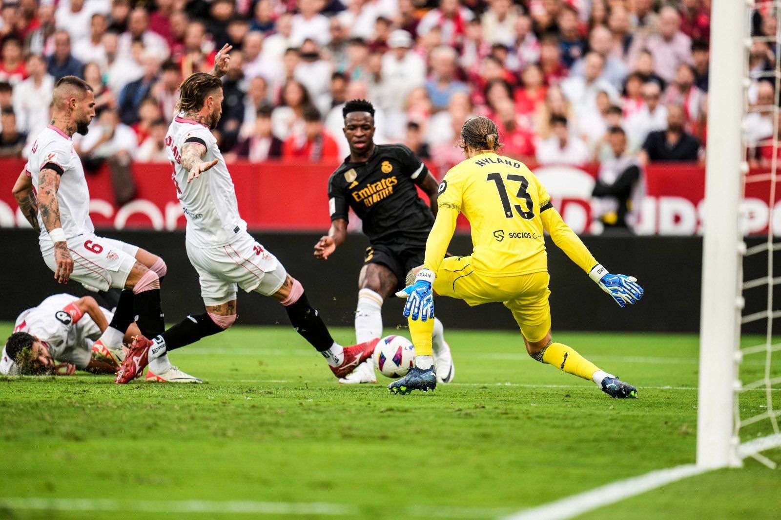 Vinicius durante el partido.