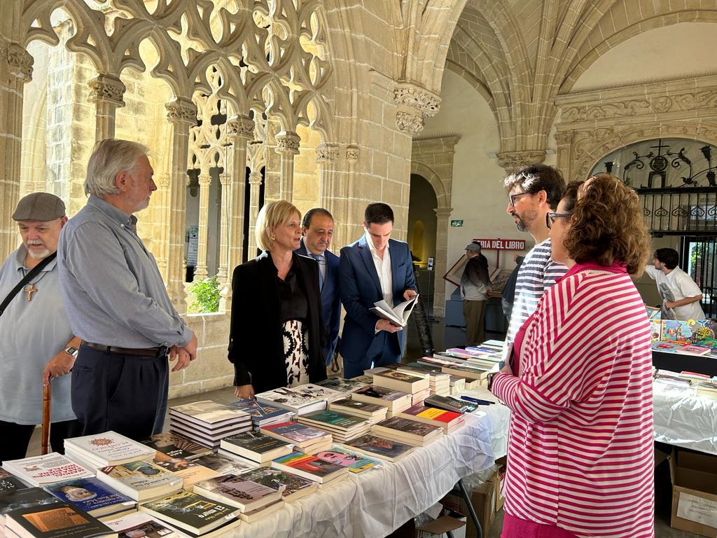 La alcaldesa María José García-Pelayo en la pasada Feria del Libro.