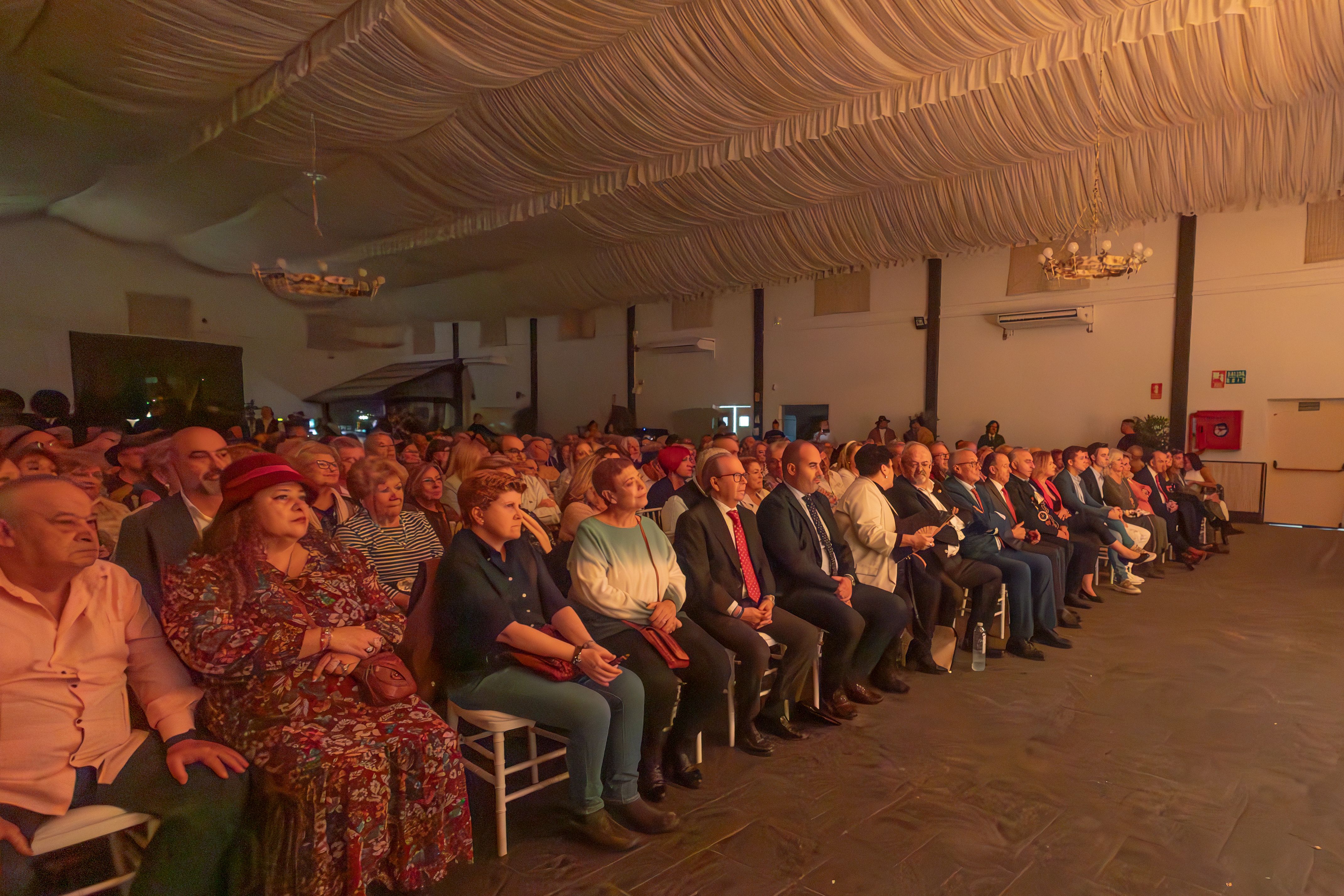 Socios de las 46 peñas flamencas que componen la federación provincial volvían a celebrar una jornada de convivencia en torno al flamenco