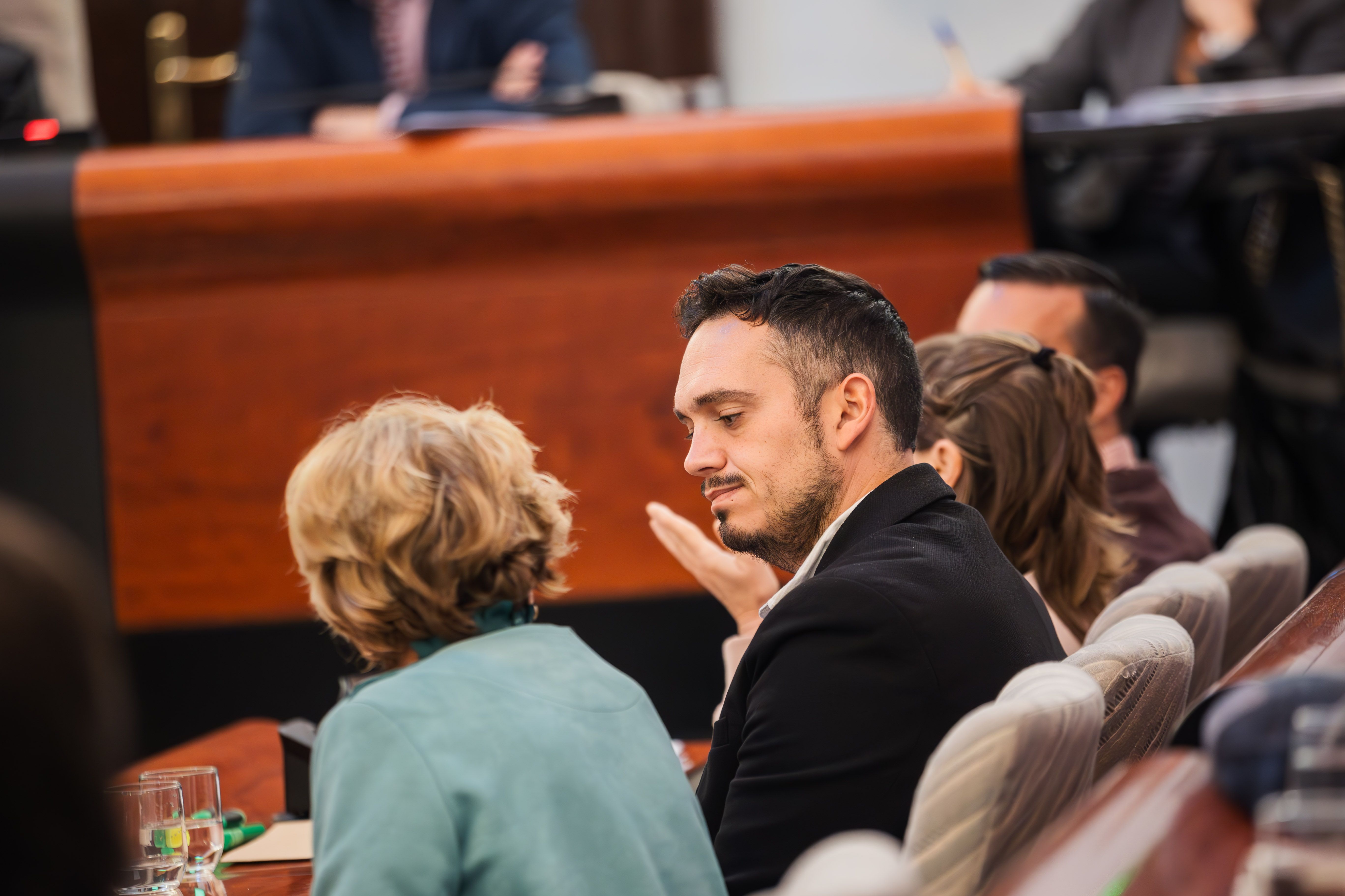 Jesús Alba, del PSOE, en un pleno municipal reciente.