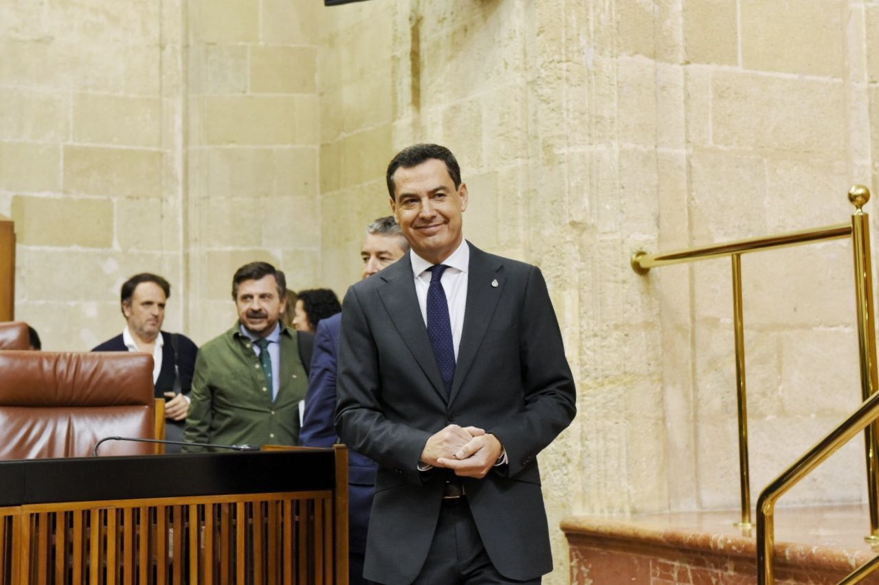 Juanma Moreno durante el debate.