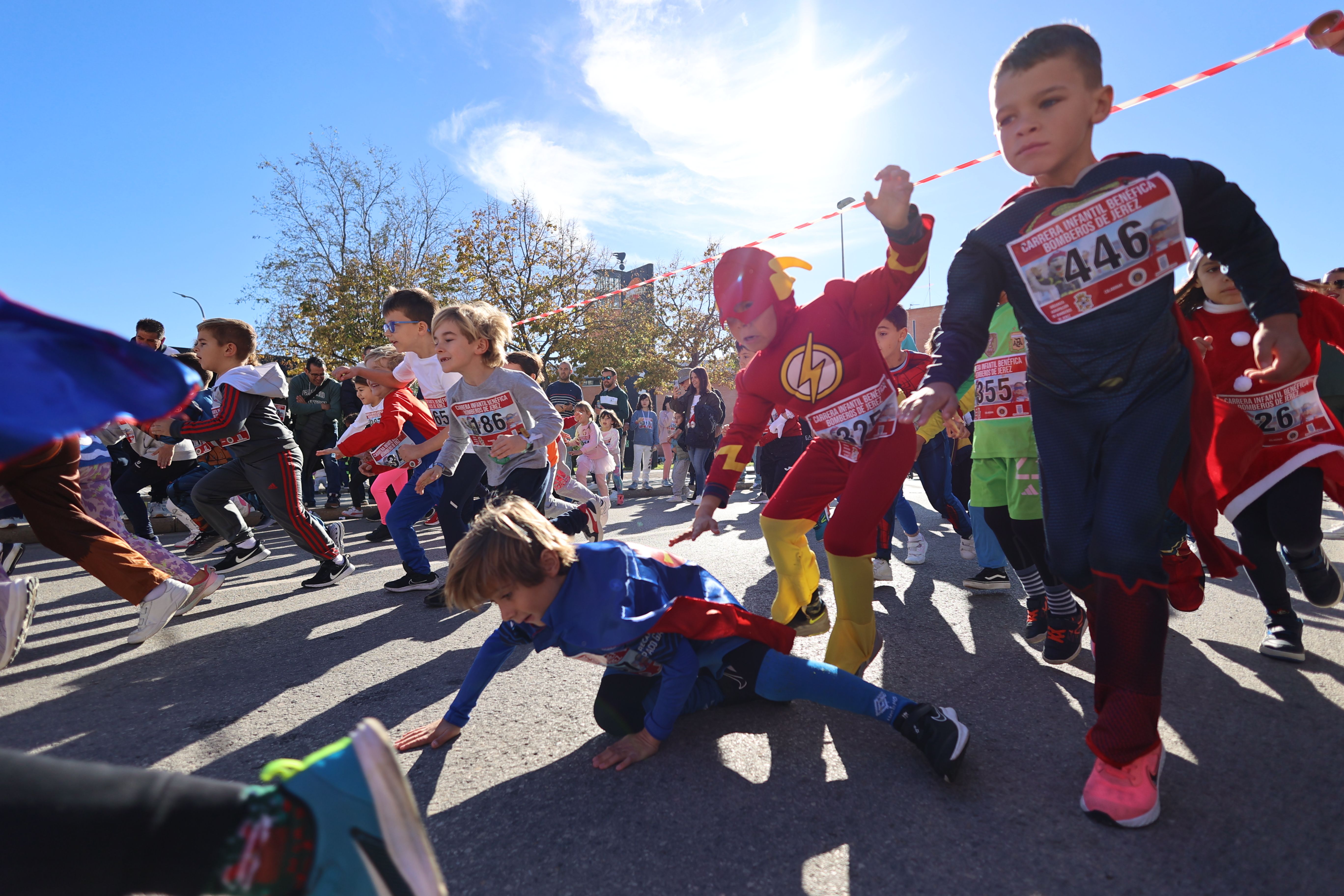 La Carrera Infantil ‘Bomberos Jerez’ a beneficio de los niños hospitalizados, en una edición pasada. 