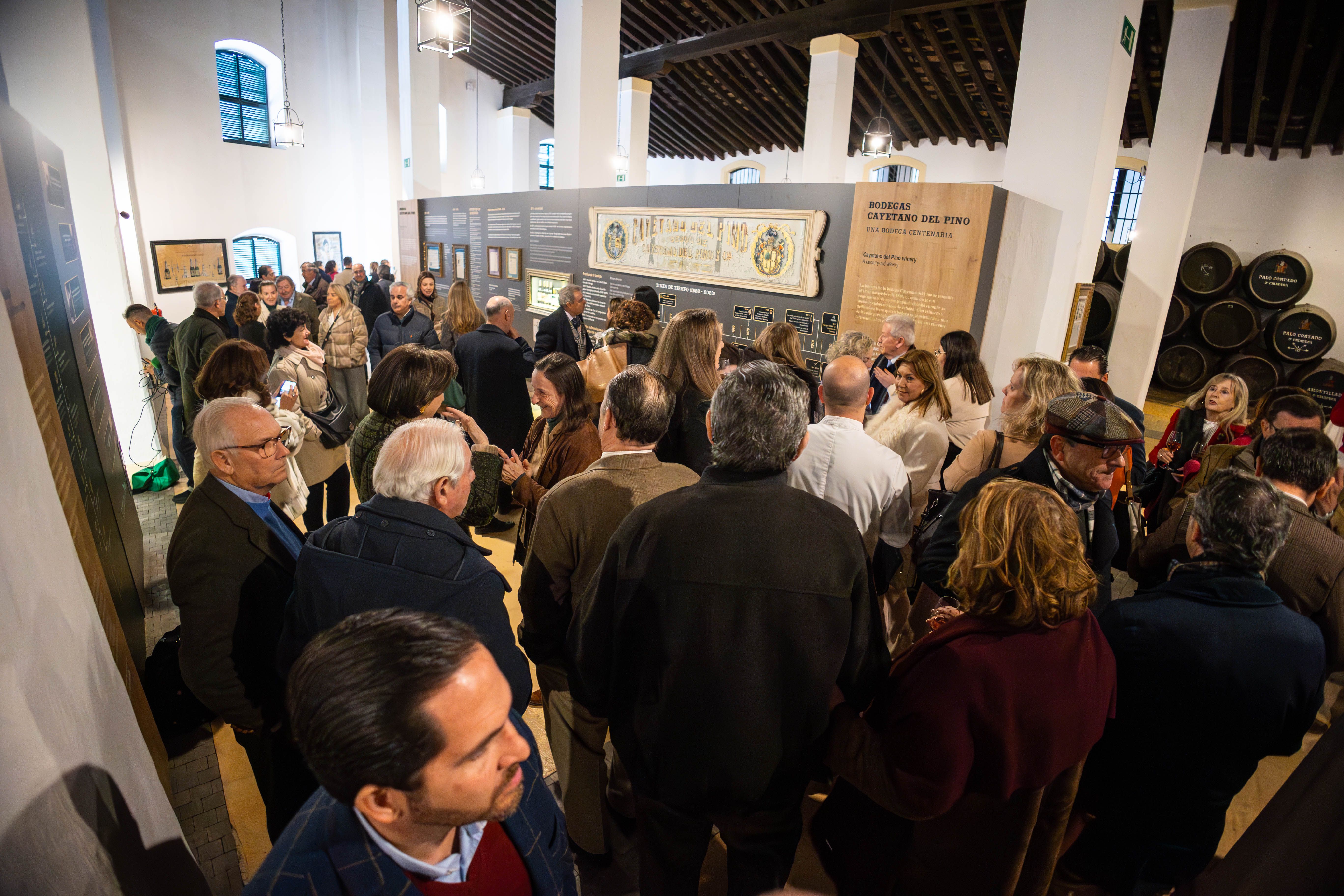 Roscones de Reyes y jereces viejos. Imagen de archivo del museo de la bodega Cayetano del Pino.