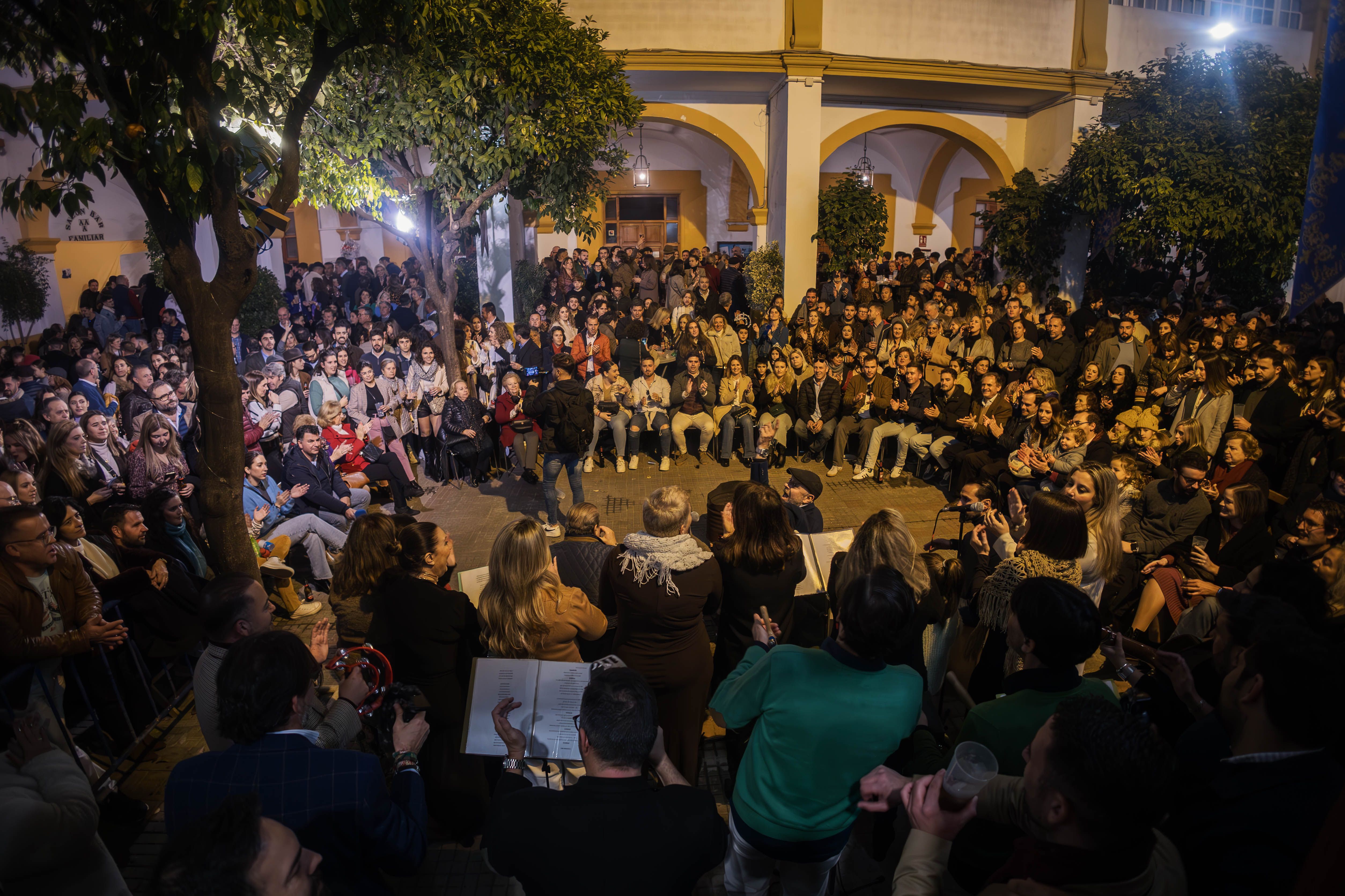 Zambomba de la hermandad de la Borriquita la pasada navidad.