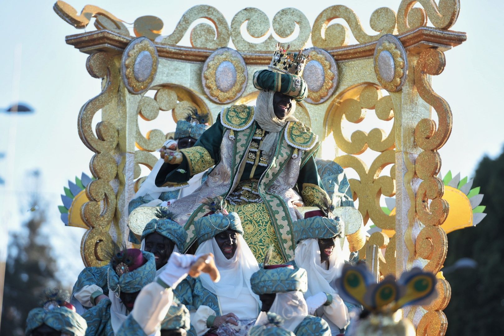 Salida de la cabalgata de los Reyes Magos en Sevilla en 2024.