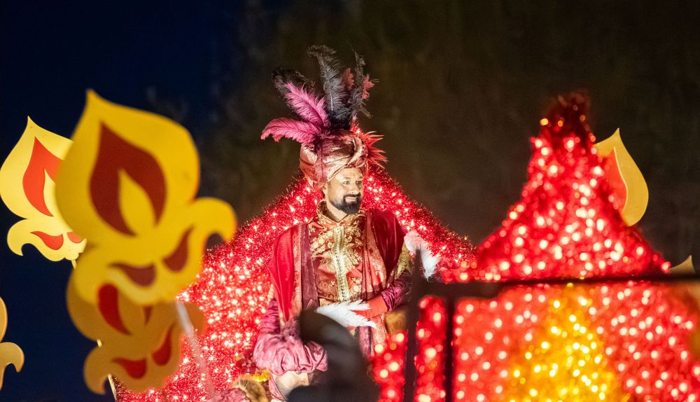 La cabalgata de los Reyes Magos en Cádiz, en imágenes