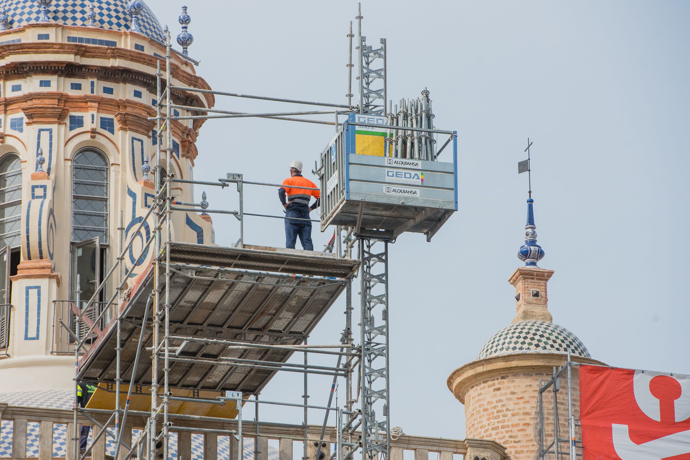 Trabajadores de la construcción, uno de los empleos con más riesgos de golpes de calor.