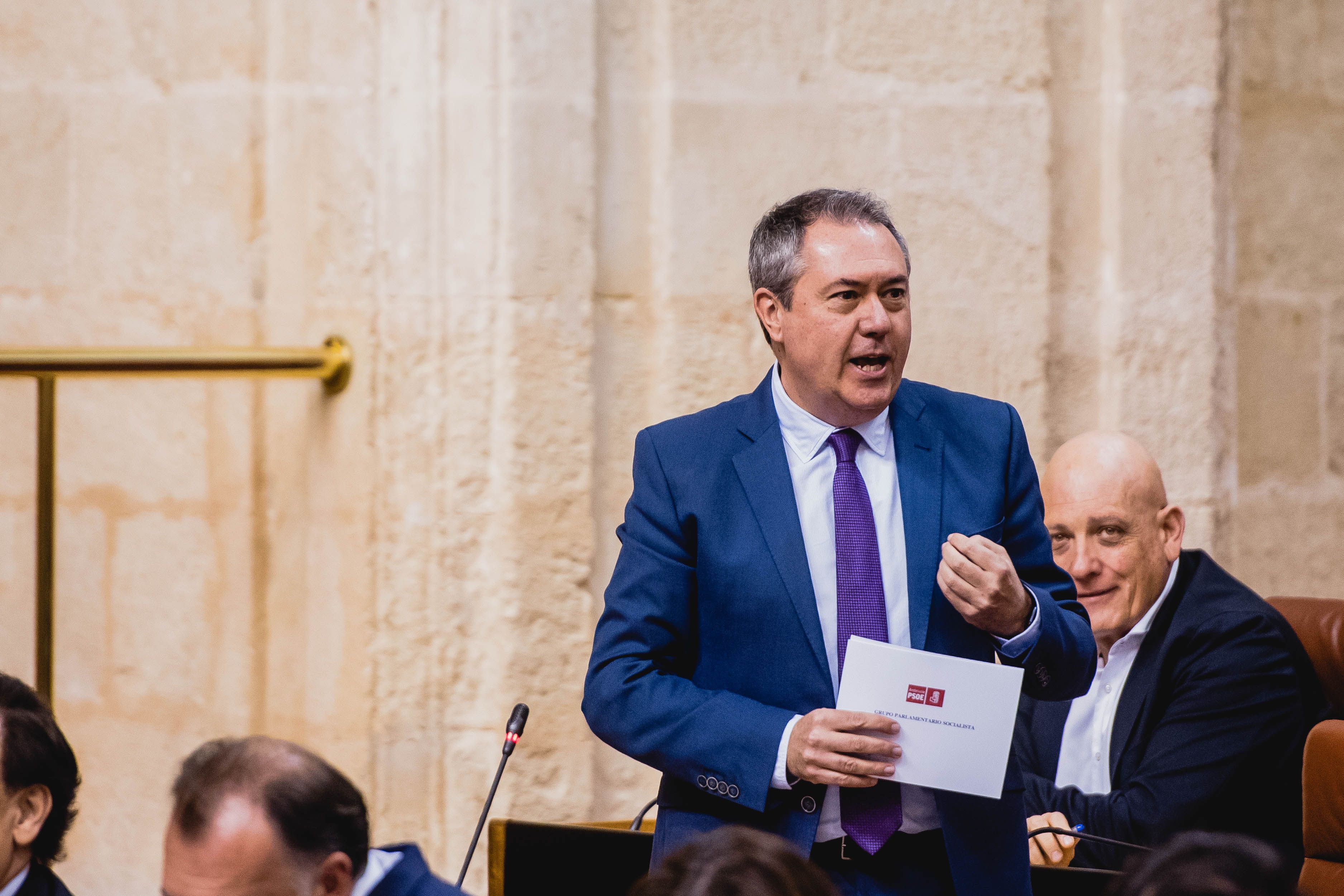 Juan Espadas, líder del PSOE andaluz, en una sesión en el Parlamento.