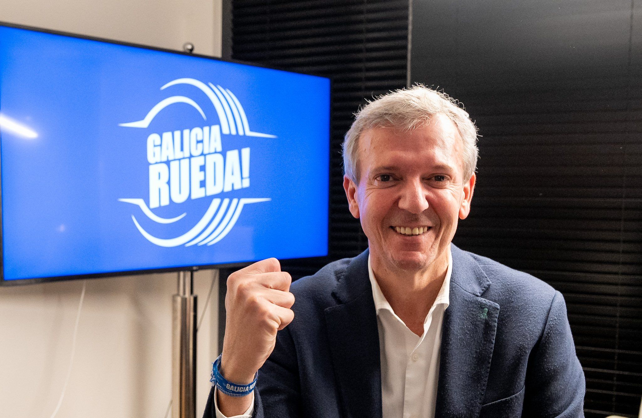 Alfonso Rueda, en la noche electoral, tras vencer en Galicia.