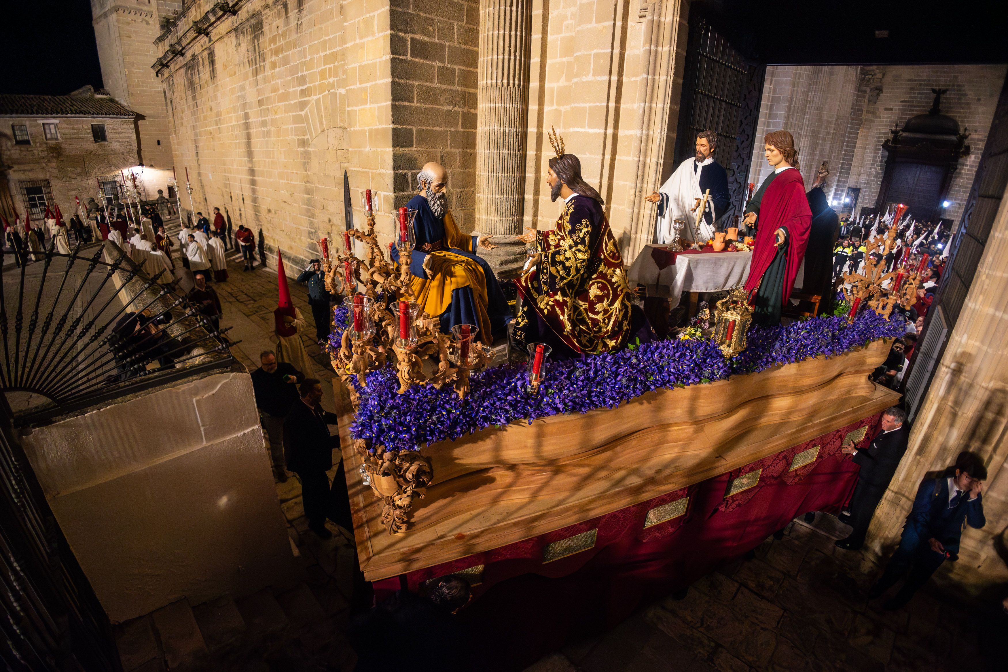 Bondad y Misericordia saliendo de Catedral, la pasada Semana Santa.