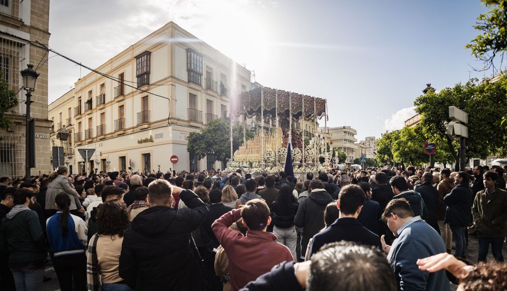 La hermandad del Cristo de La Expiración pudo volver a la Ermita de San Telmo este Domingo de Resurrección en Jerez