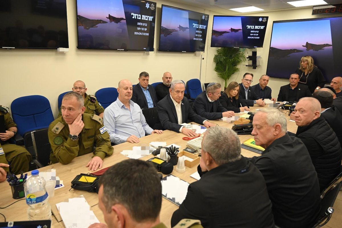El primer ministro de Israel, Benjamín Netanyahu, en el gabinete de crisis por el ataque de Irán.