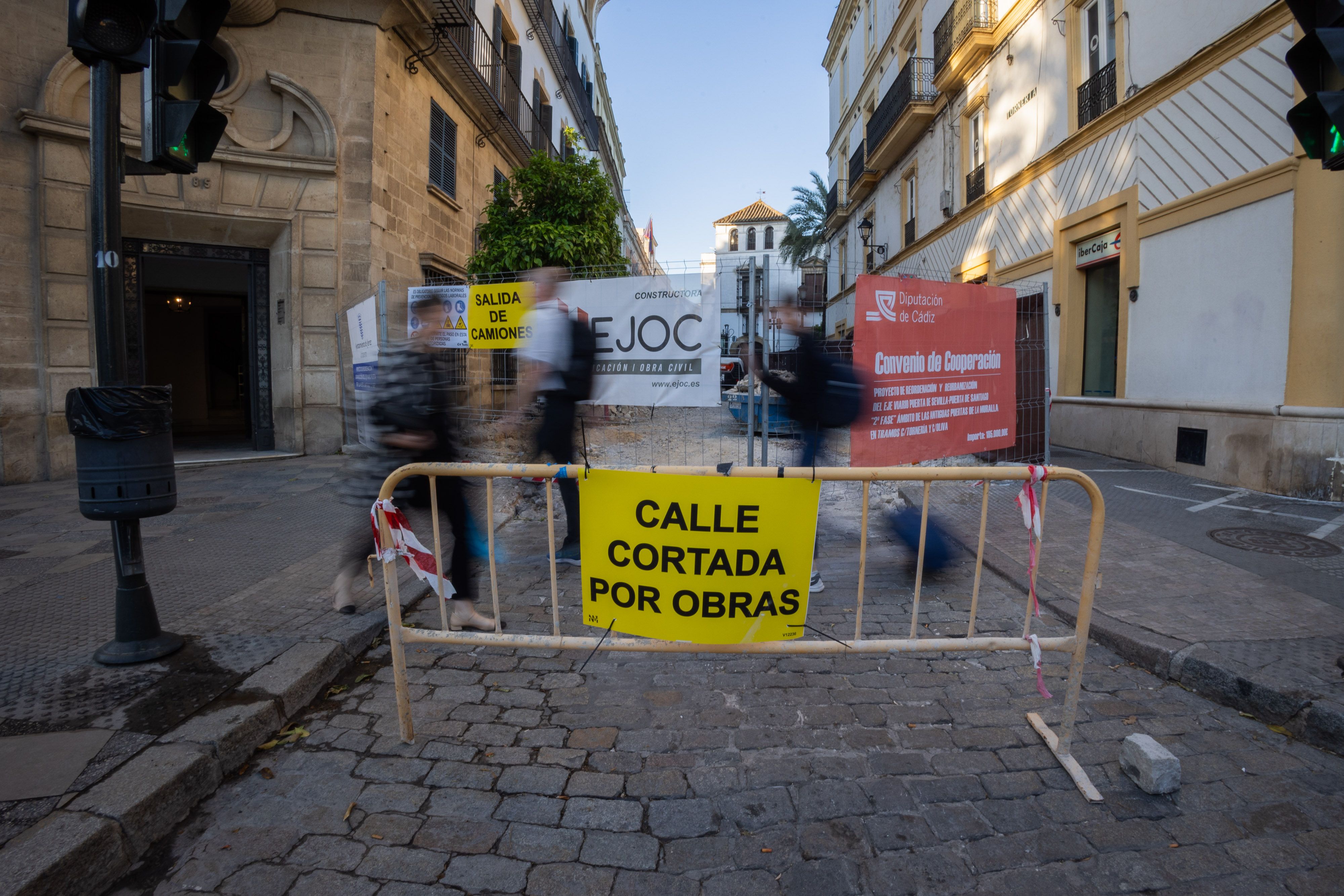 Estrella, Cena y Amor no podrán salir de sus templos. Vera Cruz, desde los Marianistas. La Puerta de Sevilla, cerrada por obras.
