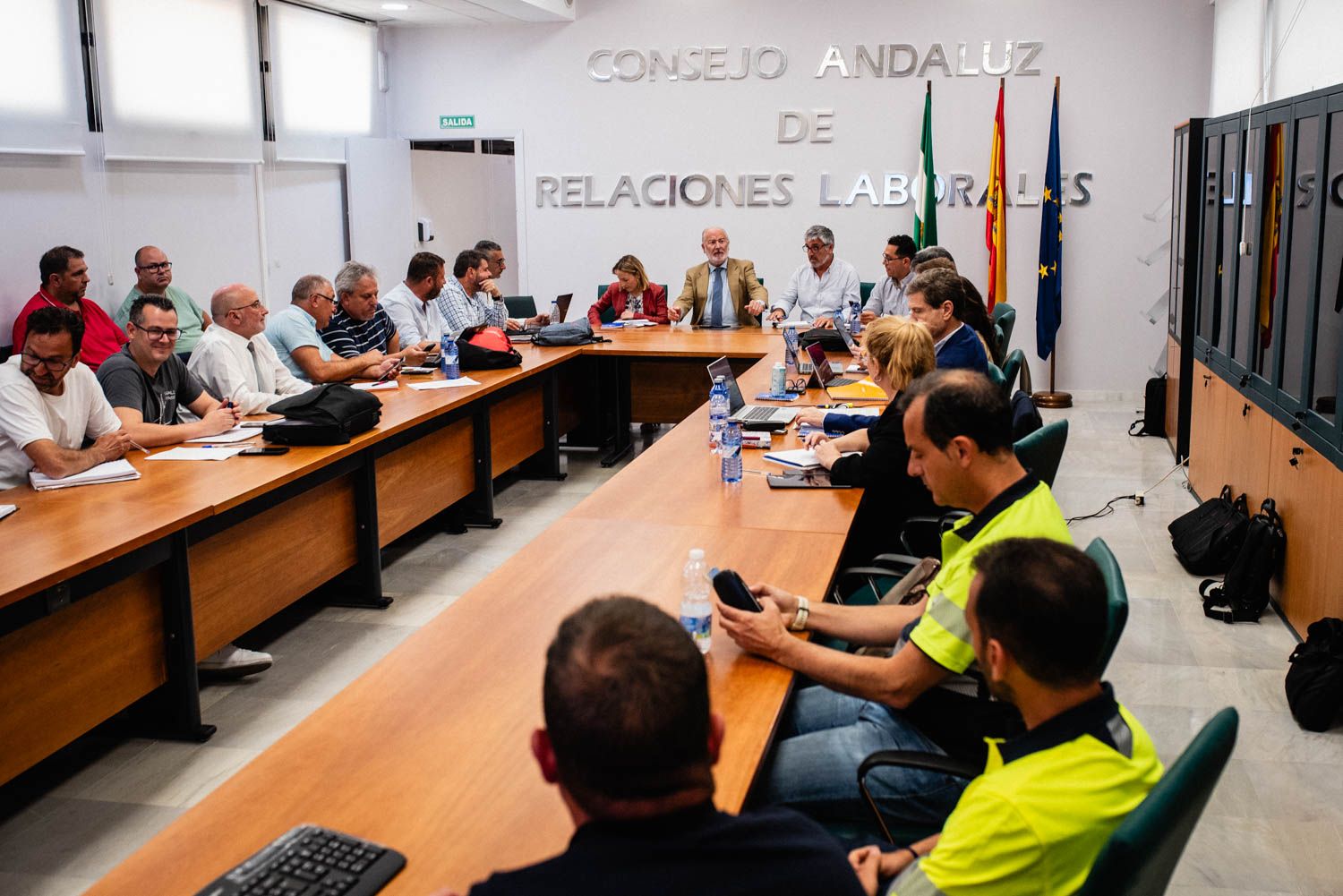 La mesa negociadora de este jueves entre Acerinox, el comité de huelga y el CARL. 