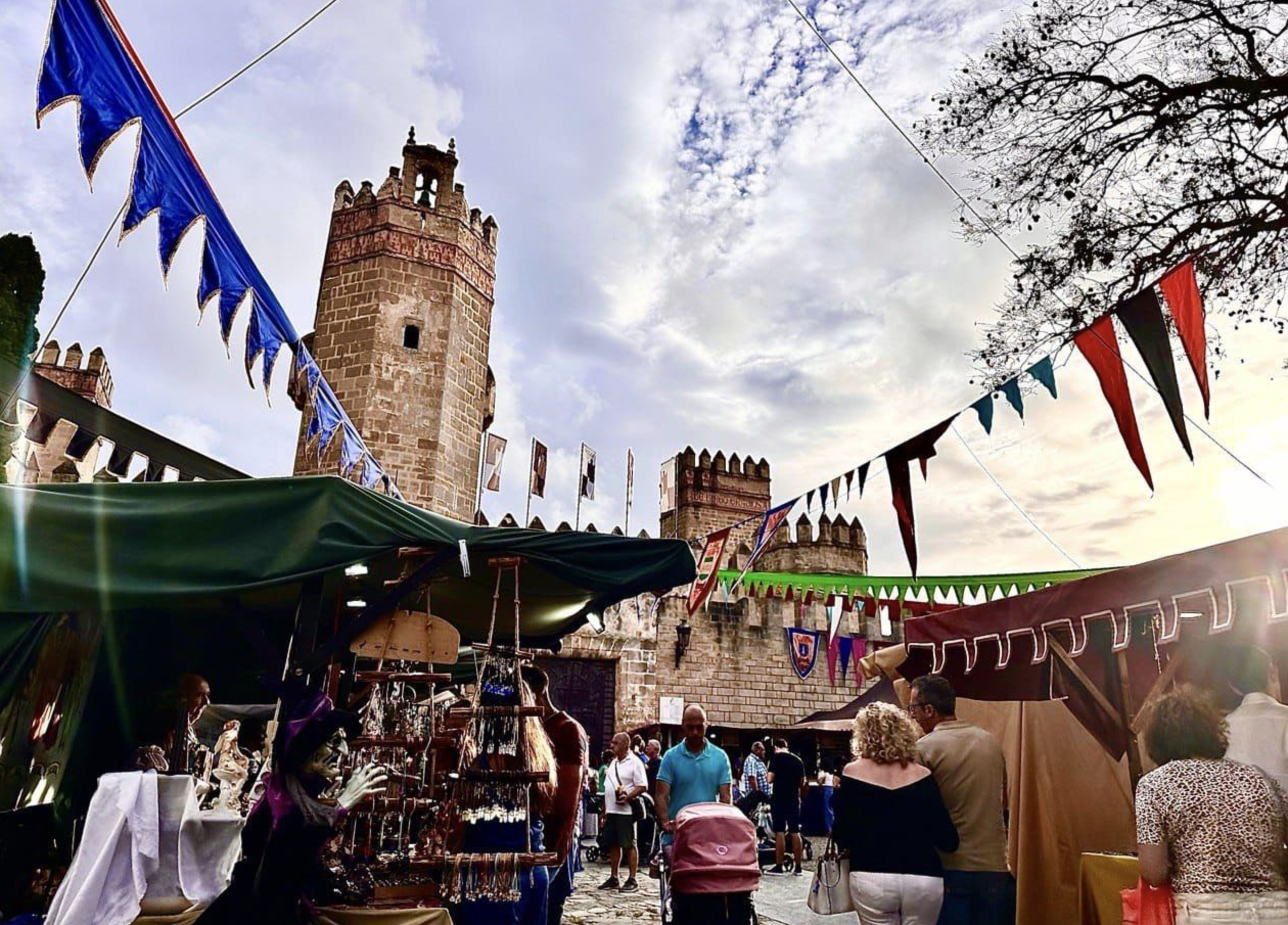 Mercado medieval en la Plaza del Castillo de El Puerto en una edición pasada.