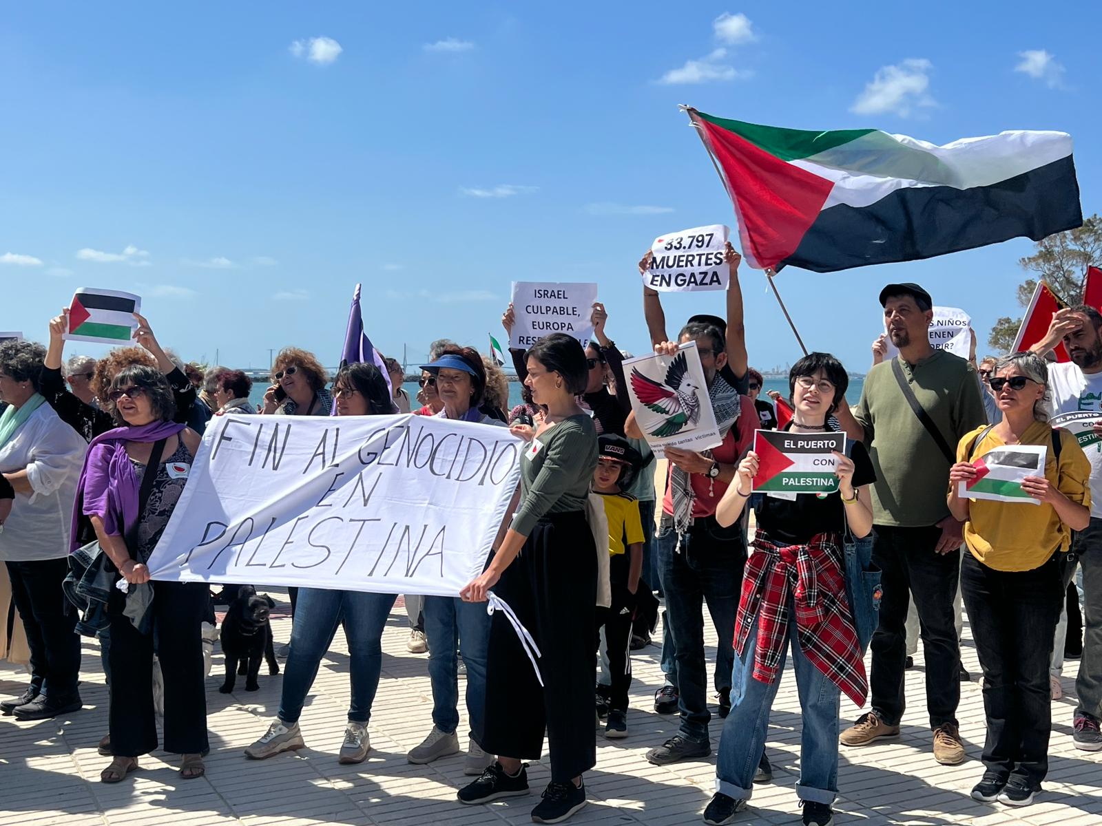 Movilización en Cádiz pidiendo el fin del genocidio en Palestina.