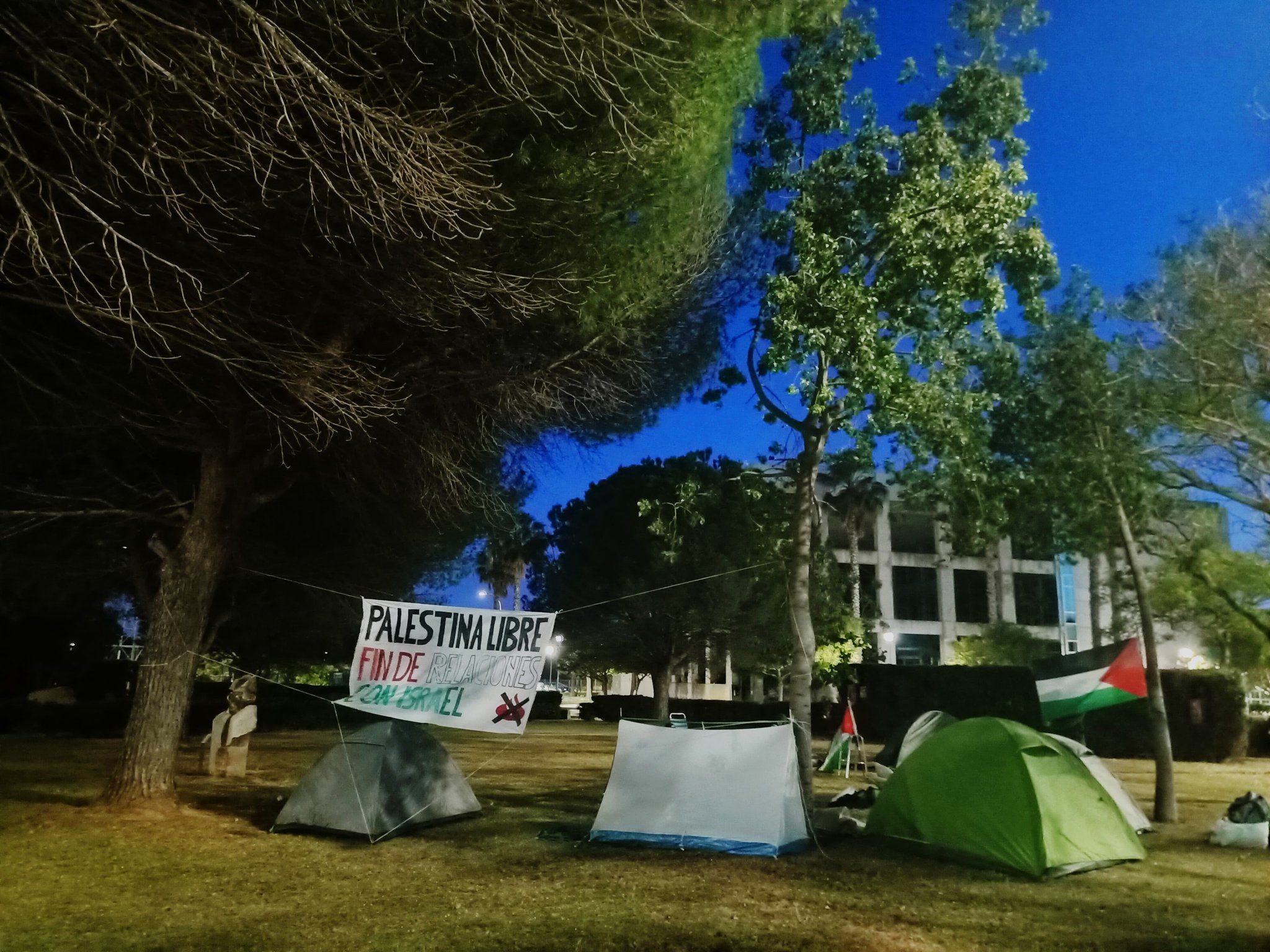 Imagen de la acampada en el Campus de Puerto Real publicada en redes sociales.