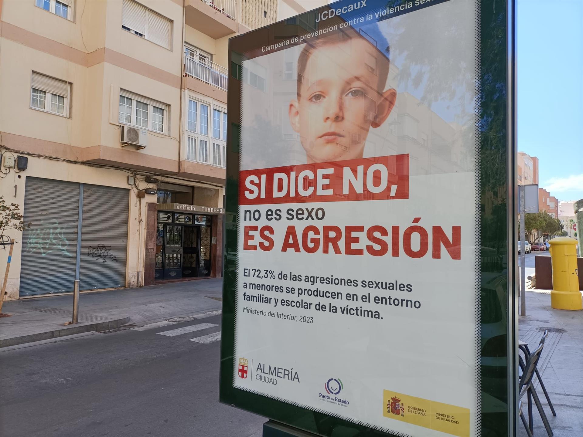 La "vomitiva" campaña contra las agresiones sexuales a menores del Ayuntamiento de Almería.