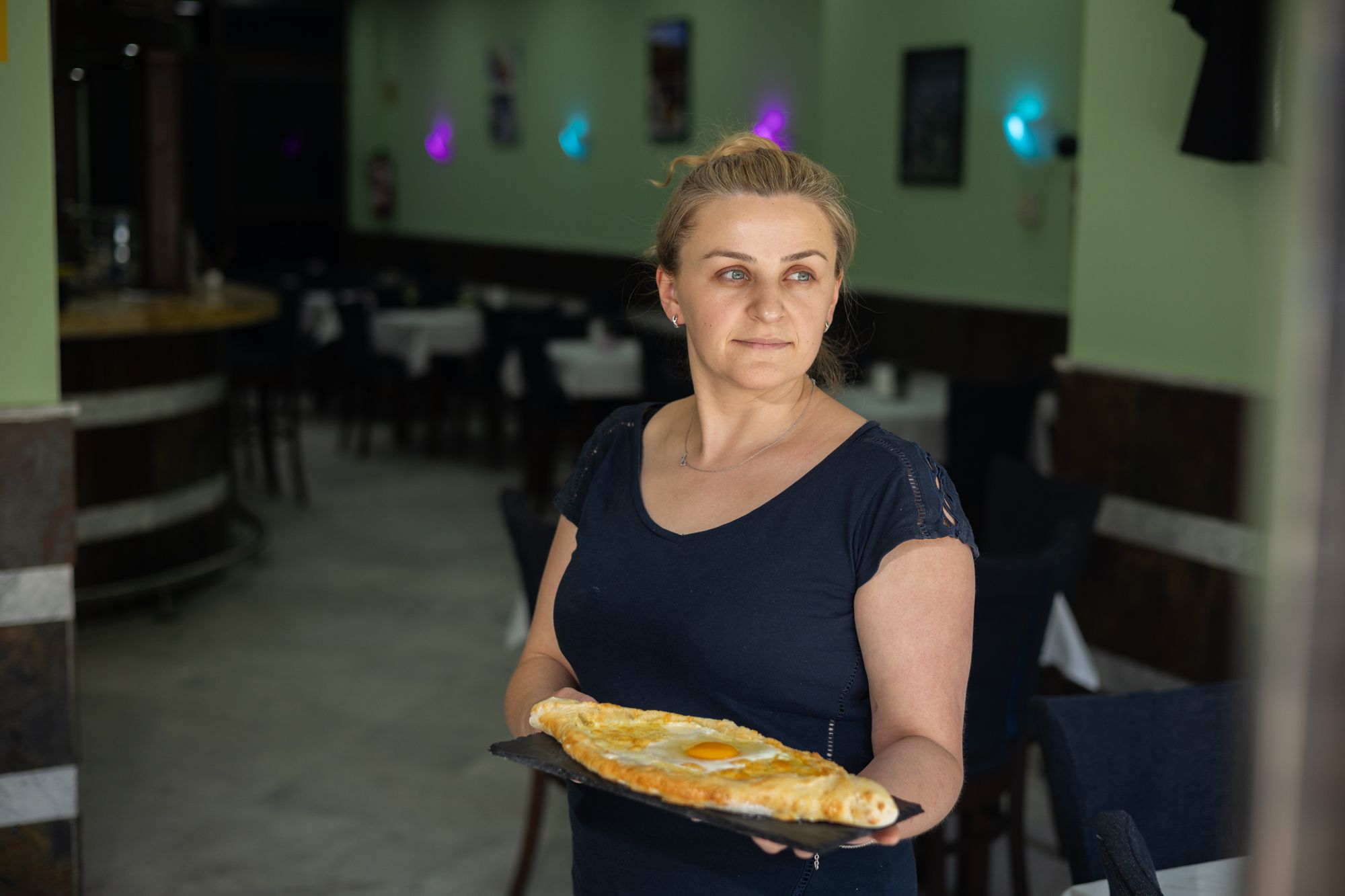 Teo Lomidze, dueña de Otro sabor, un bar de comida de Georgia abierto en Jerez.