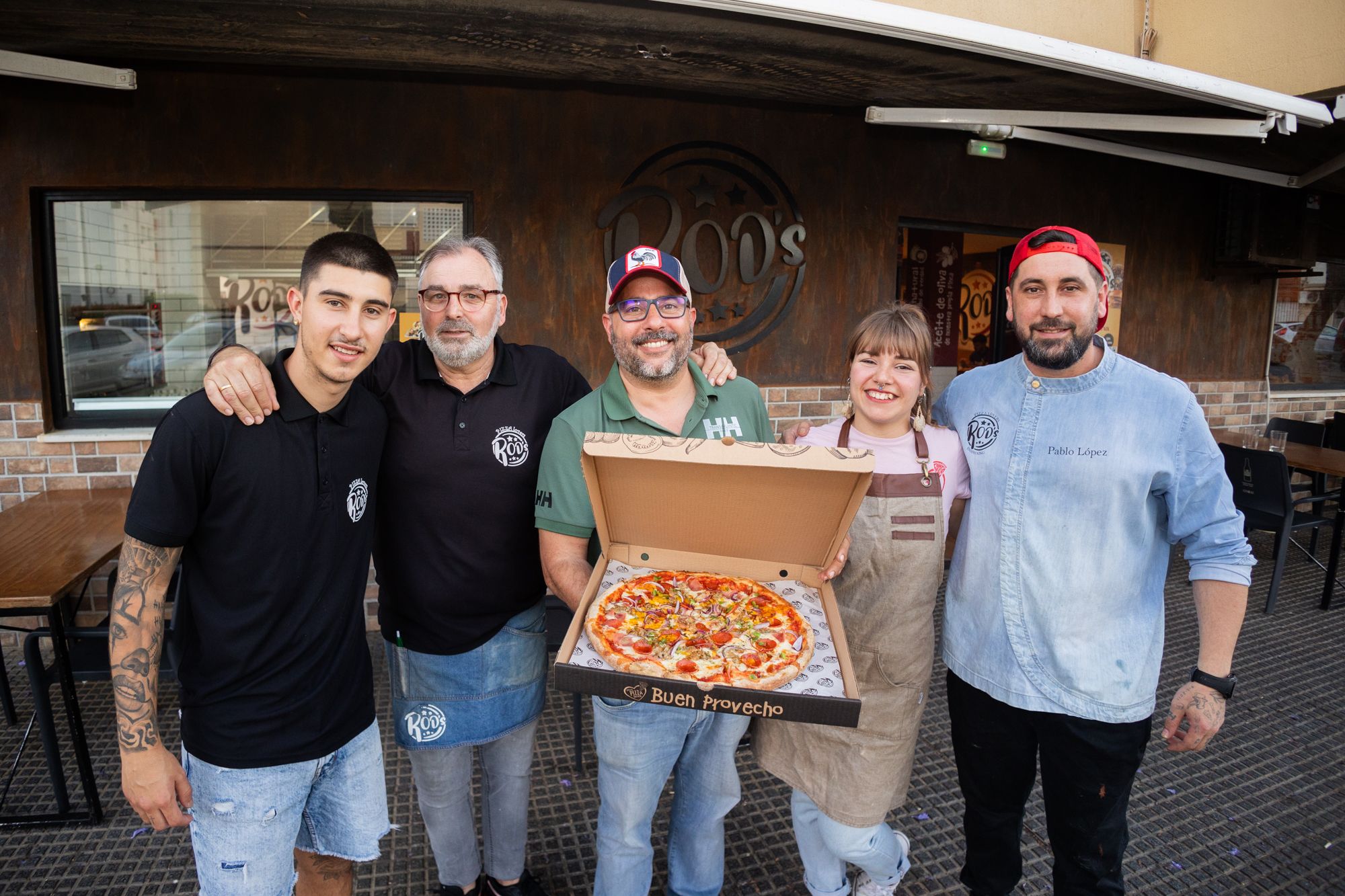 Parte del equipo de Rods en El Puerto, una de las pizzerías que participan en el Campeonato de España.