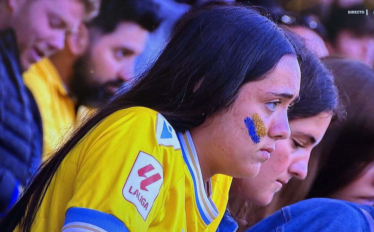 Una aficionada del Cádiz CF, en el partido donde se ha certificado el descenso a Segunda.