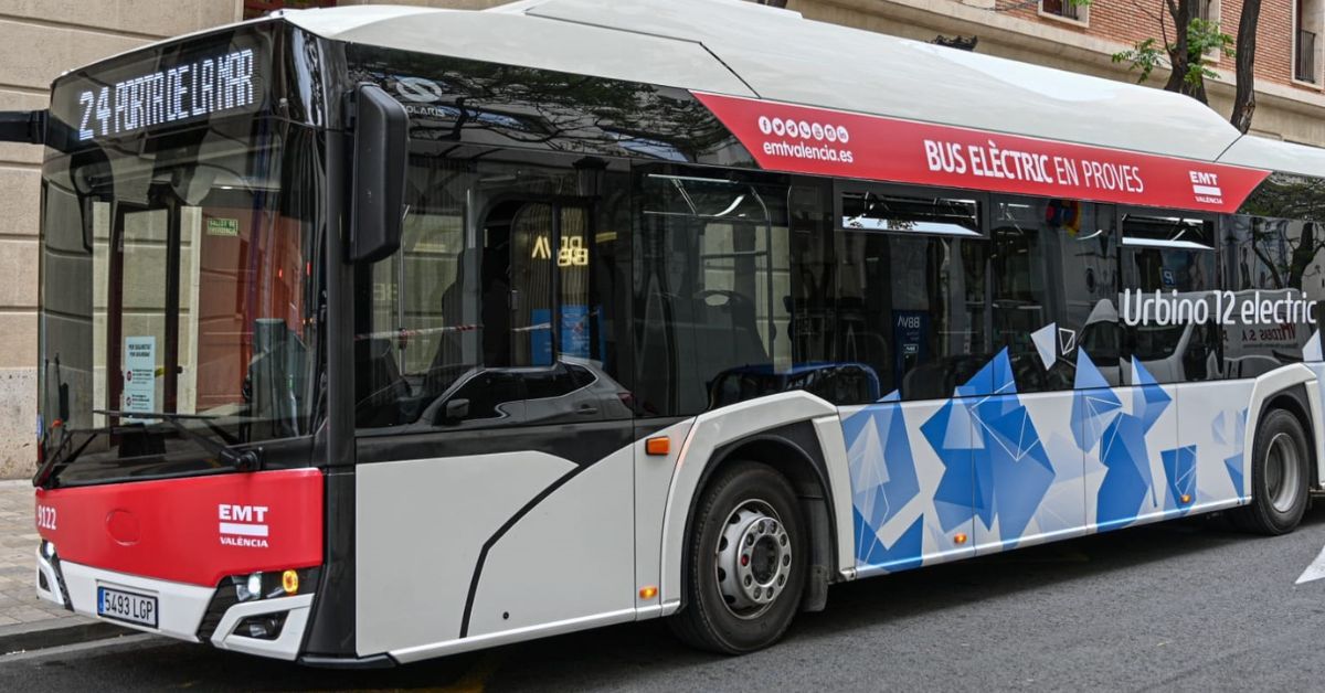 Un autobús urbano de la Empresa Municipal de Transportes de Valencia.