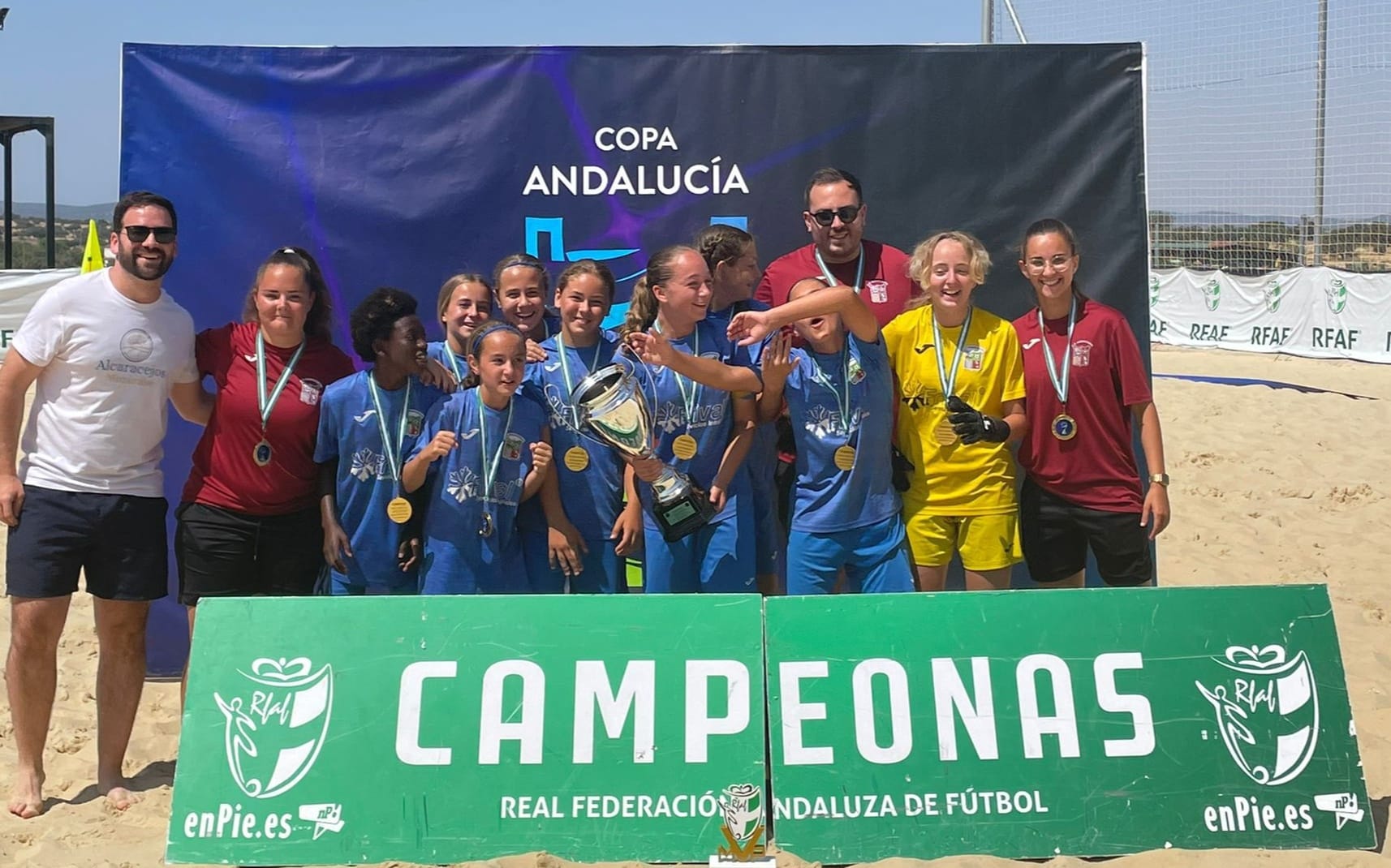 Las jugadoras del CD Guadalcacín Femenino Alevín, campeonas de Andalucía.