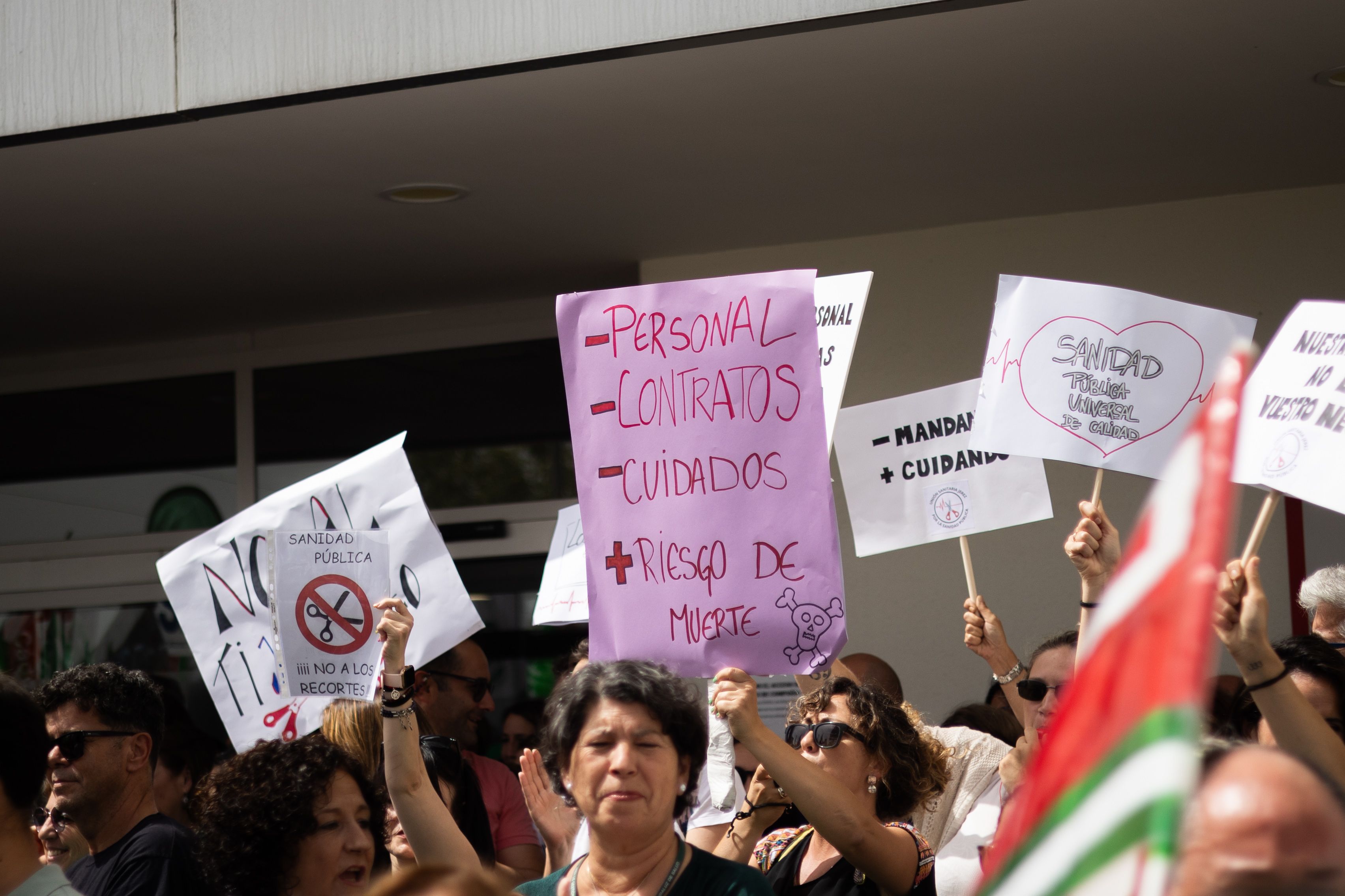 Protestas por el estado de la sanidad y las listas de espera, en el Hospital de Jerez, uno de los de referencia de la provincia de Cádiz.