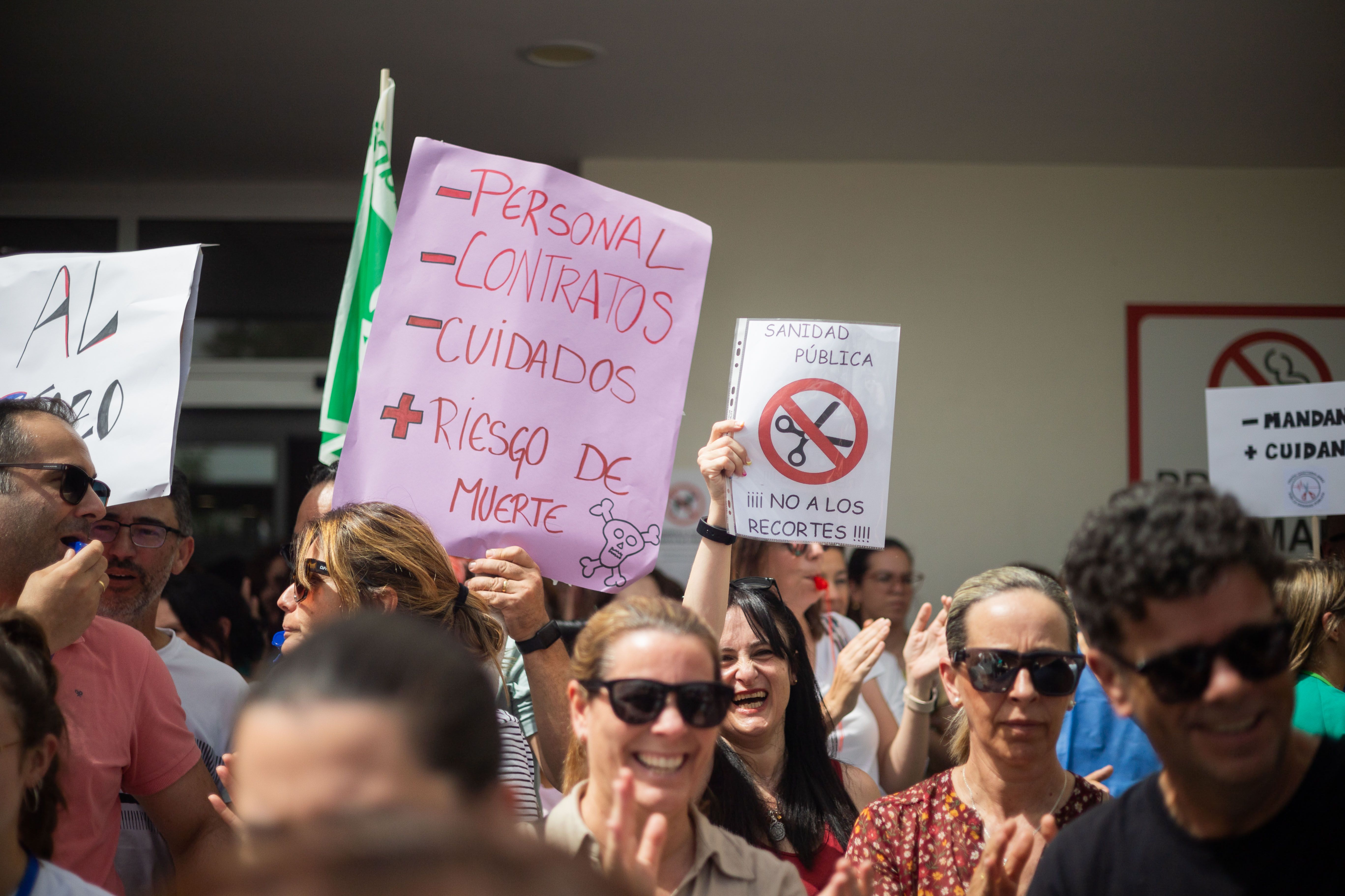 Protesta en el Hospital de Jerez por las condiciones de los sanitarios andaluces.