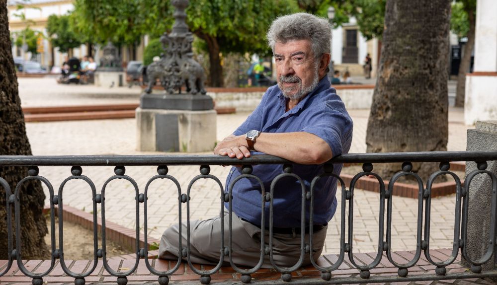 Isidoro Moreno es catedrático emérito de Antropología por la Universidad de Sevilla, en la que lleva enseñando desde finales de los 60.