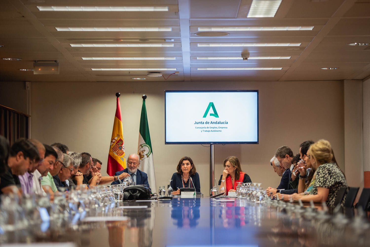 Reunión entre la Junta, Acerinox y los trabajadores.