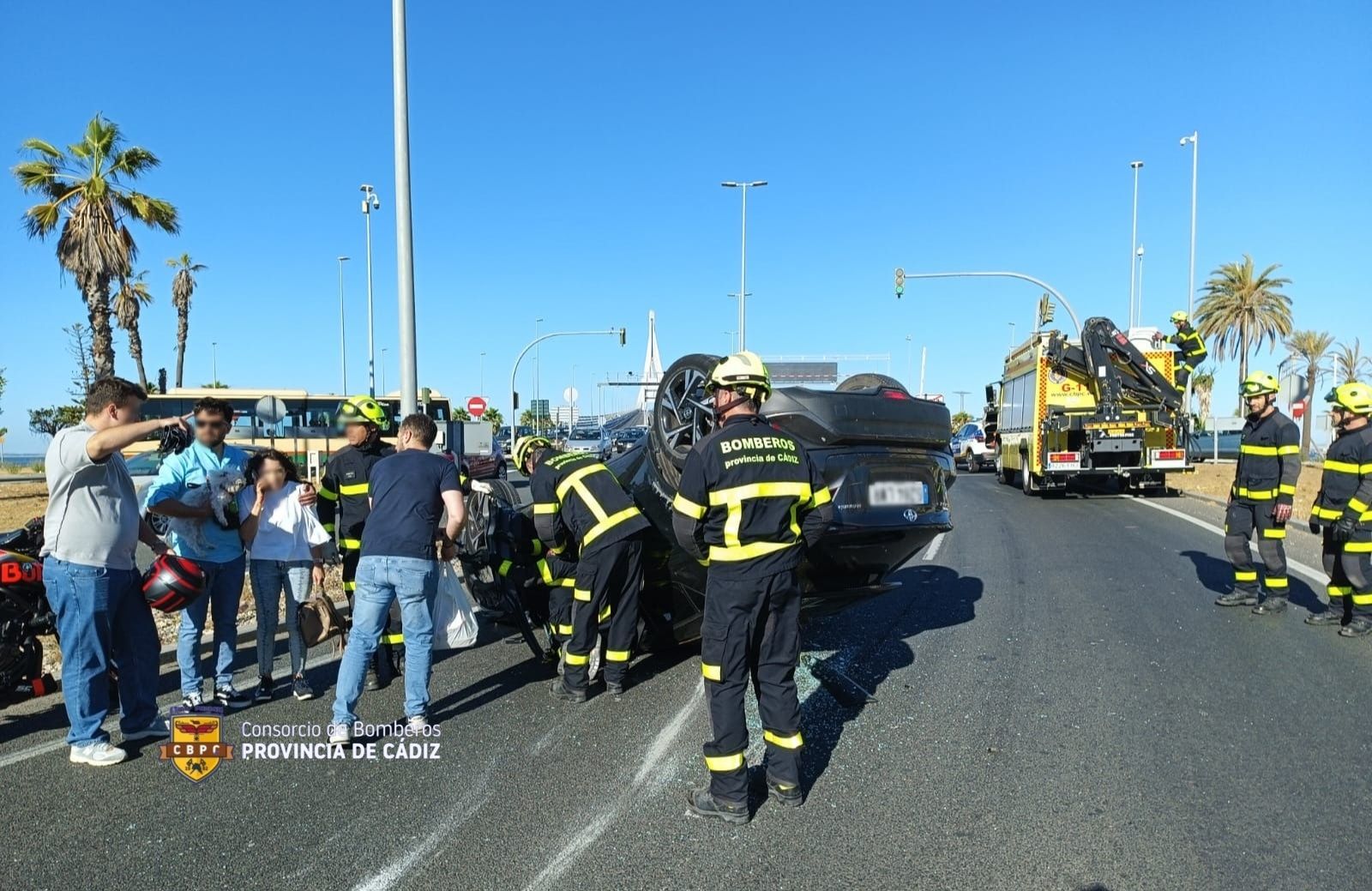 Accidente de tráfico en una de las principales vías de acceso a Cádiz.