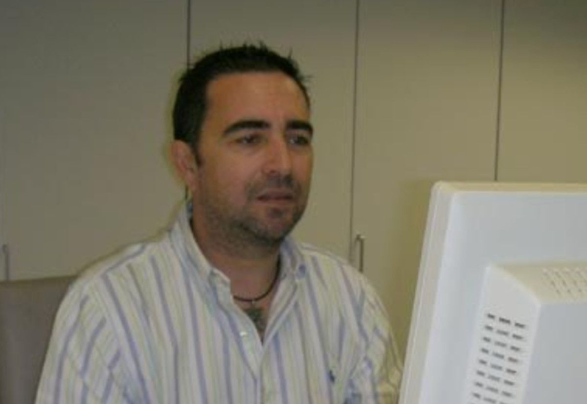 Javier Mérida, periodista de Sevilla que ha fallecido a los 58 años.