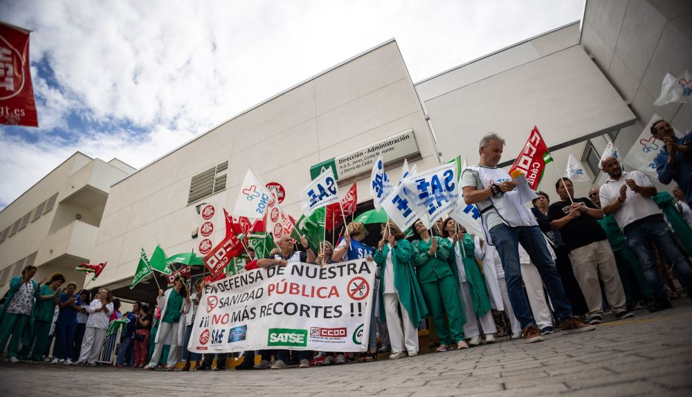 PROTESTAS HOSPITAL DE JEREZ SENTADA EDIFICIO ADMINISTRACION Y DIRECCION 3