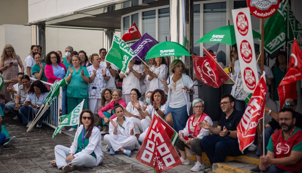 PROTESTAS HOSPITAL DE JEREZ SENTADA EDIFICIO ADMINISTRACION Y DIRECCION 5