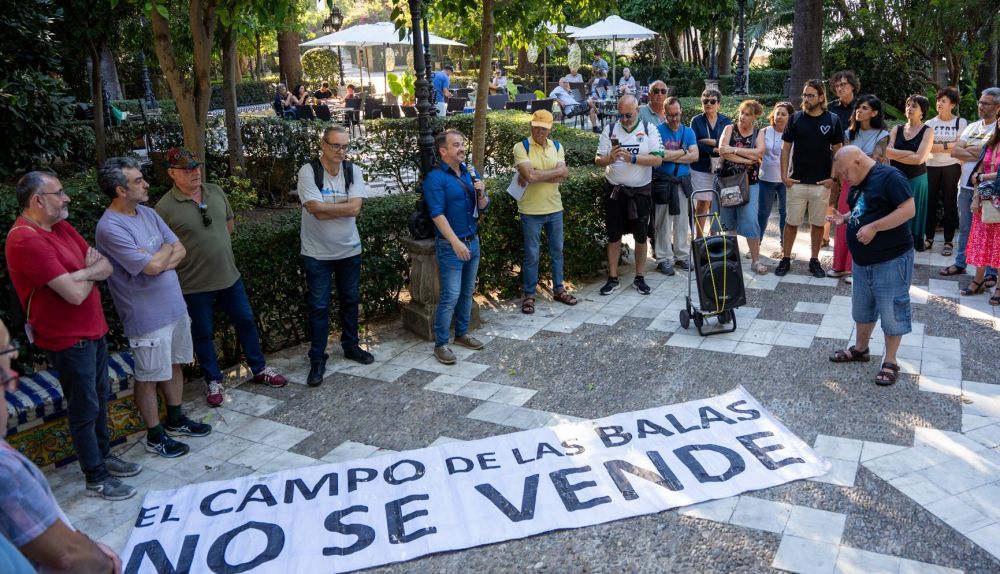 Así ha sido la ruta histórica y reivindicativa por el Campo de las Balas