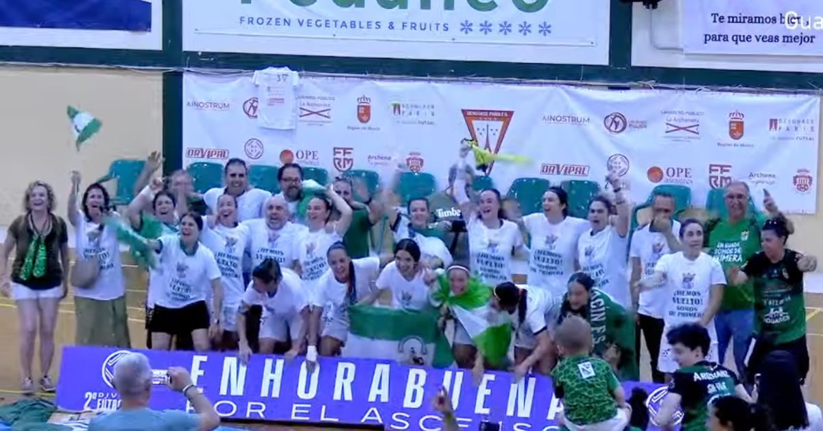 Las jugadoras del Guadalcacín FSF celebran el ascenso a Primera.   GUADALCACÍN TV