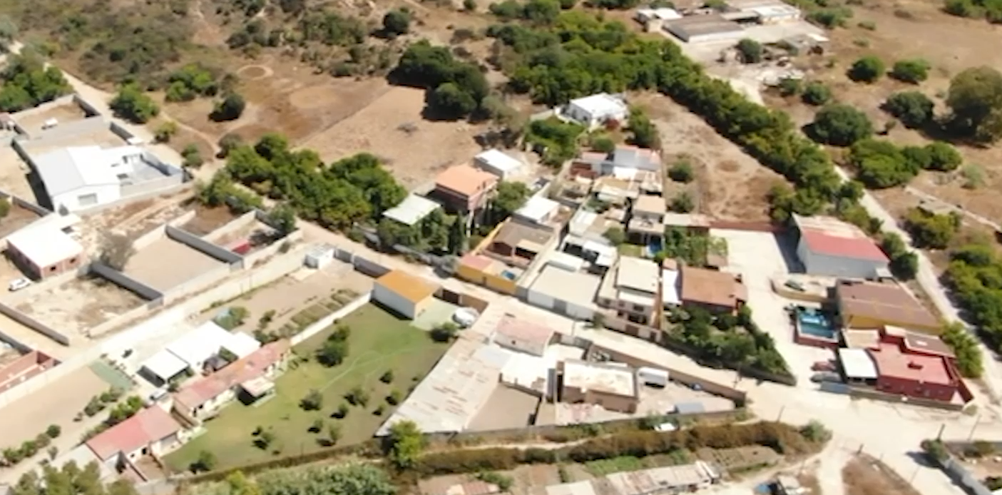 Vista aérea de la macrourbanización ilegal investigada en La Línea, en una imagen de Guardia Civil.