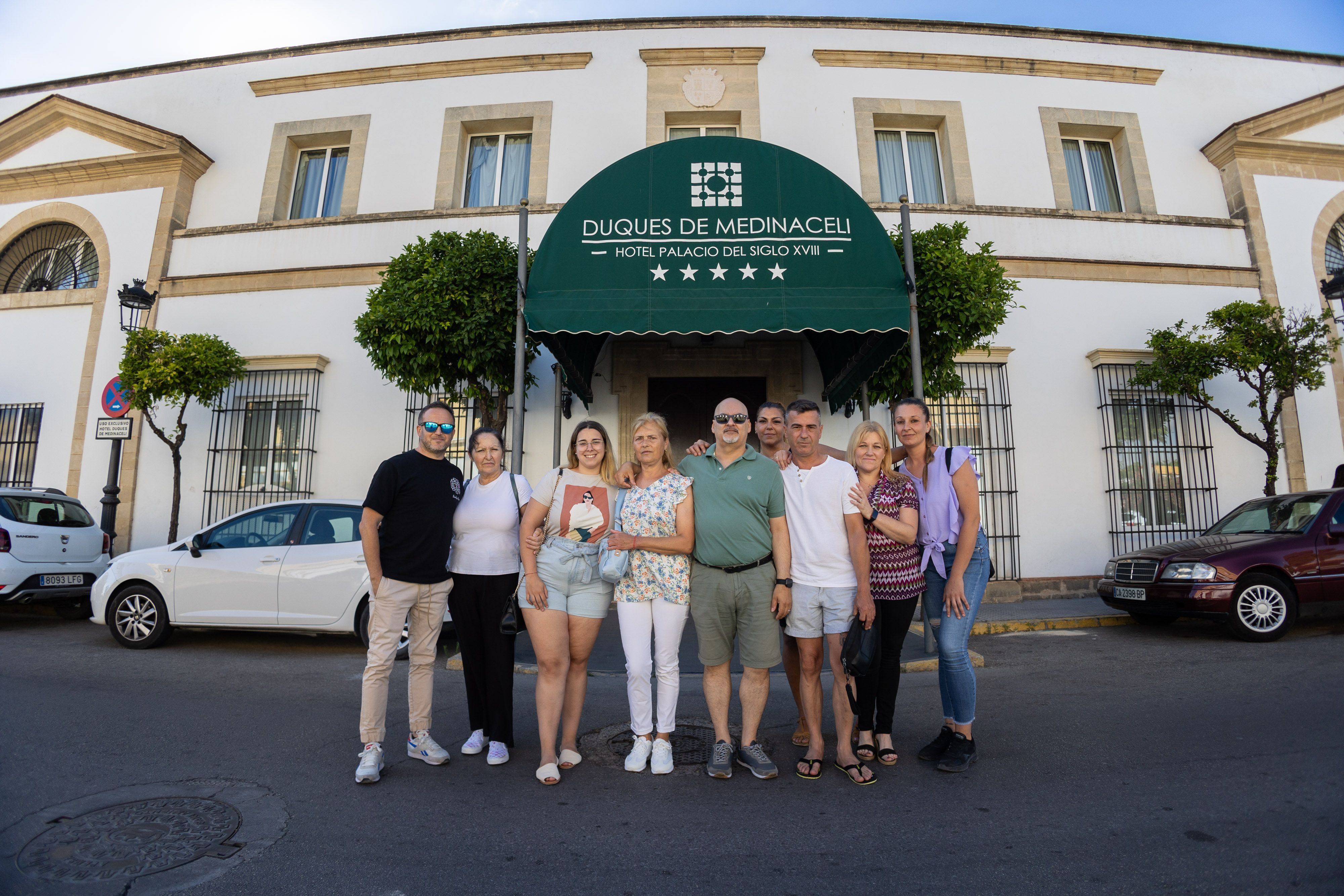 Parte de la plantilla del Hotel Duques de Medinaceli en El Puerto.