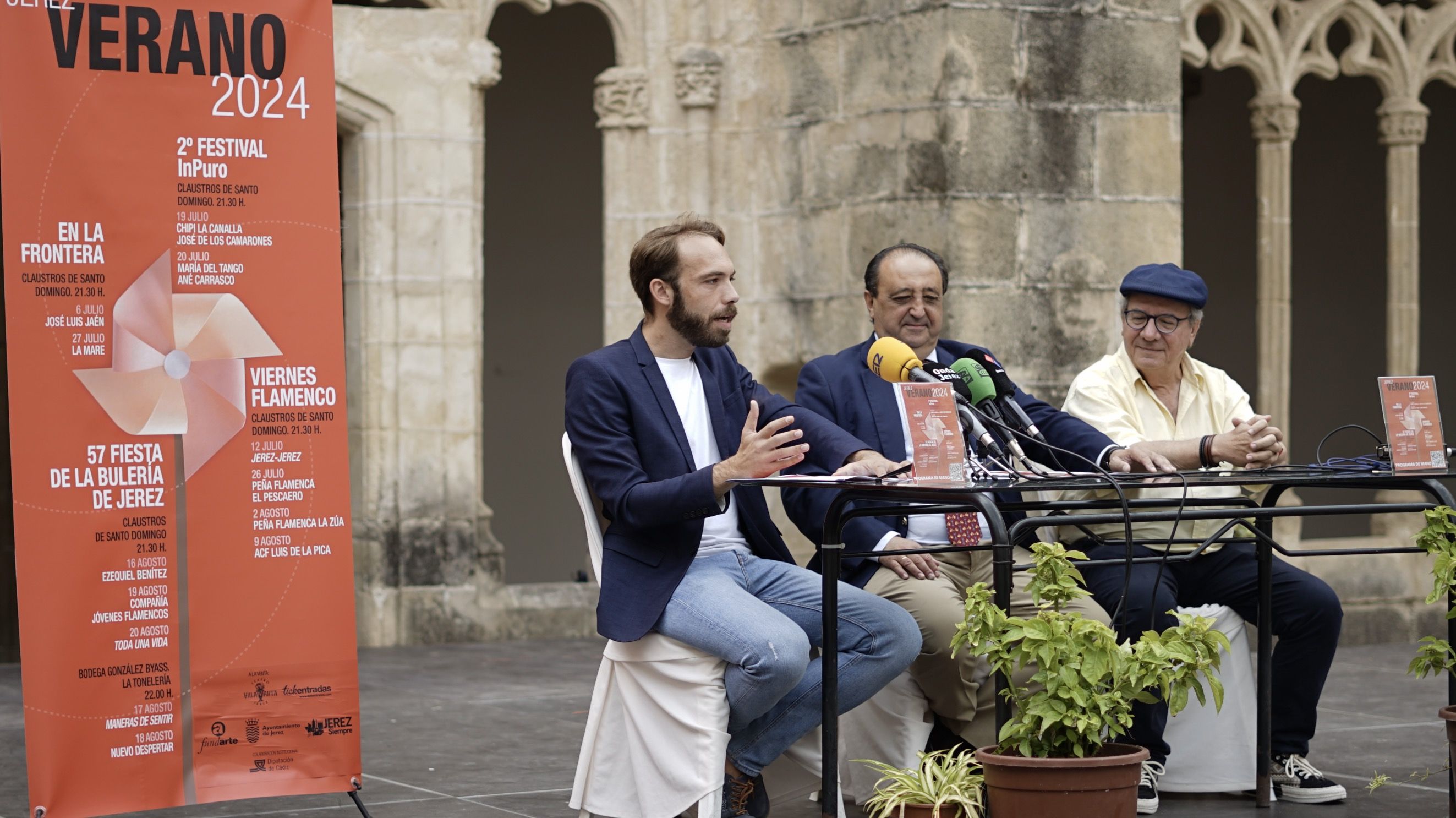 Momento de la presentación del programa de contenidos de la Fiesta de la Bulería de Jerez, los Viernes Flamencos, el Festival InPuro y el ciclo En la Frontera en Los Claustros de Santo Domingo.