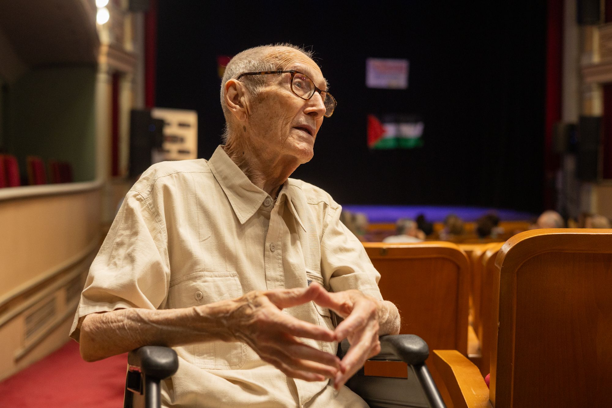 Andrés Vázquez de Sola, en una entrevista con lavozdelsur.es este verano en el Teatro Principal de Puerto Real, donde se proyectó un documental sobre su vida, obra de Luis Almagro.